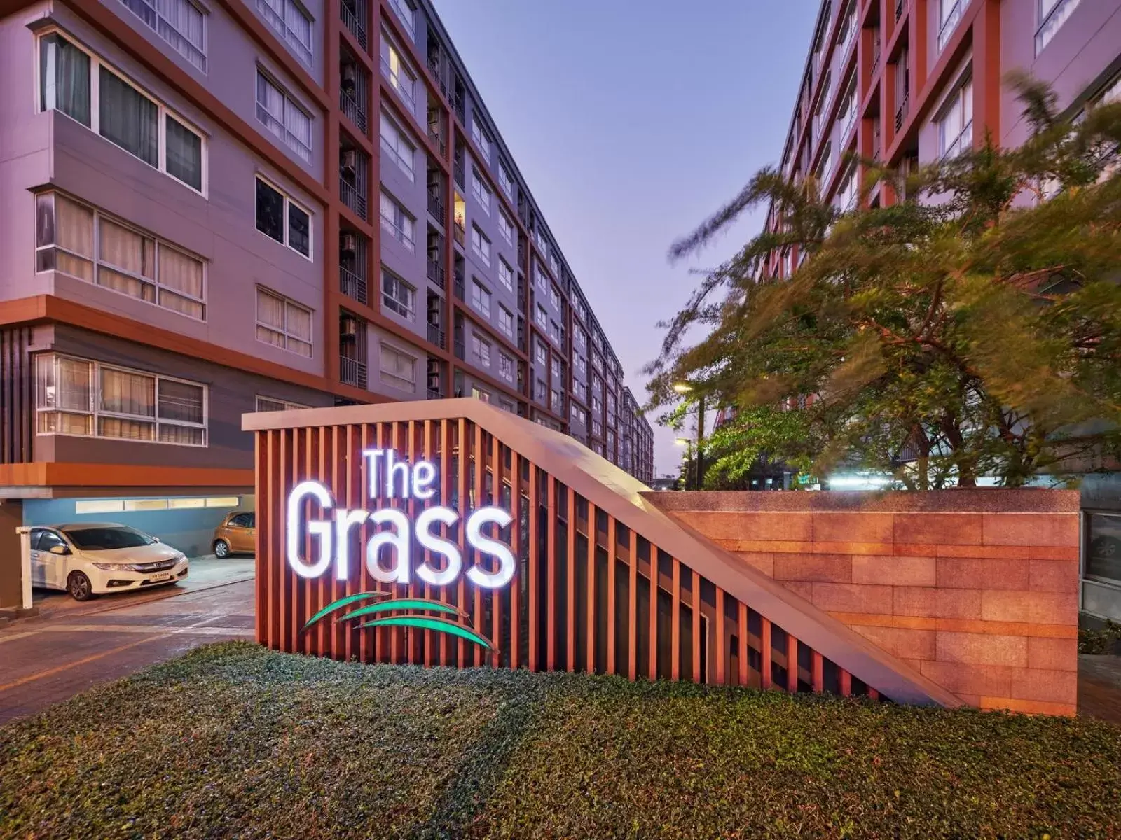Facade/entrance, Property Building in The Grass Serviced Suites