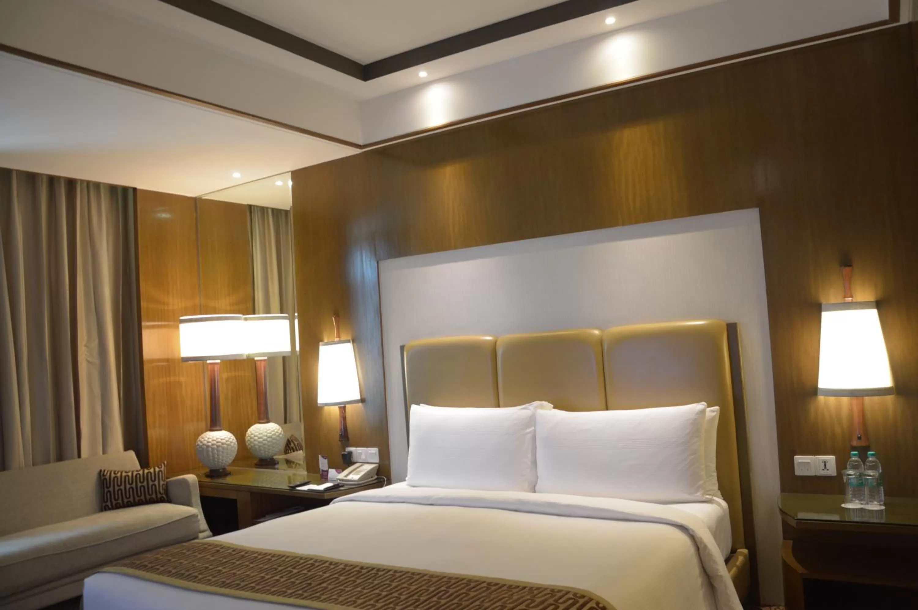 Photo of the whole room, Bed in Crowne Plaza New Delhi Okhla by IHG