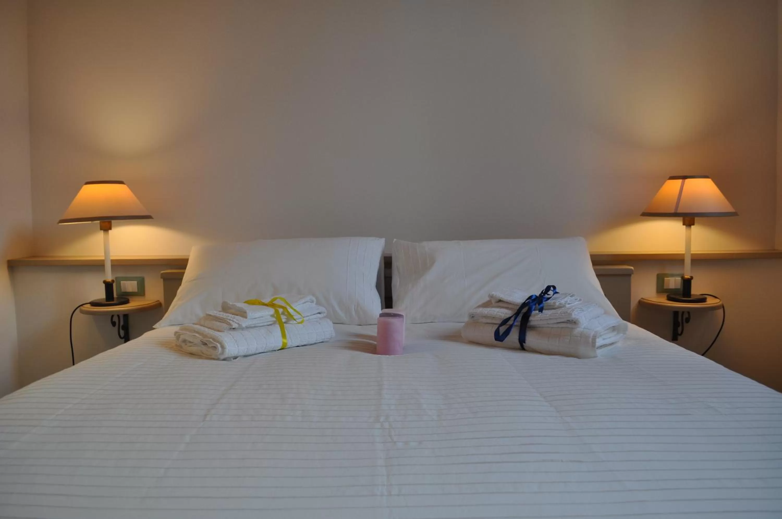 Bedroom, Bed in Armonie di Villa Incontri B&B