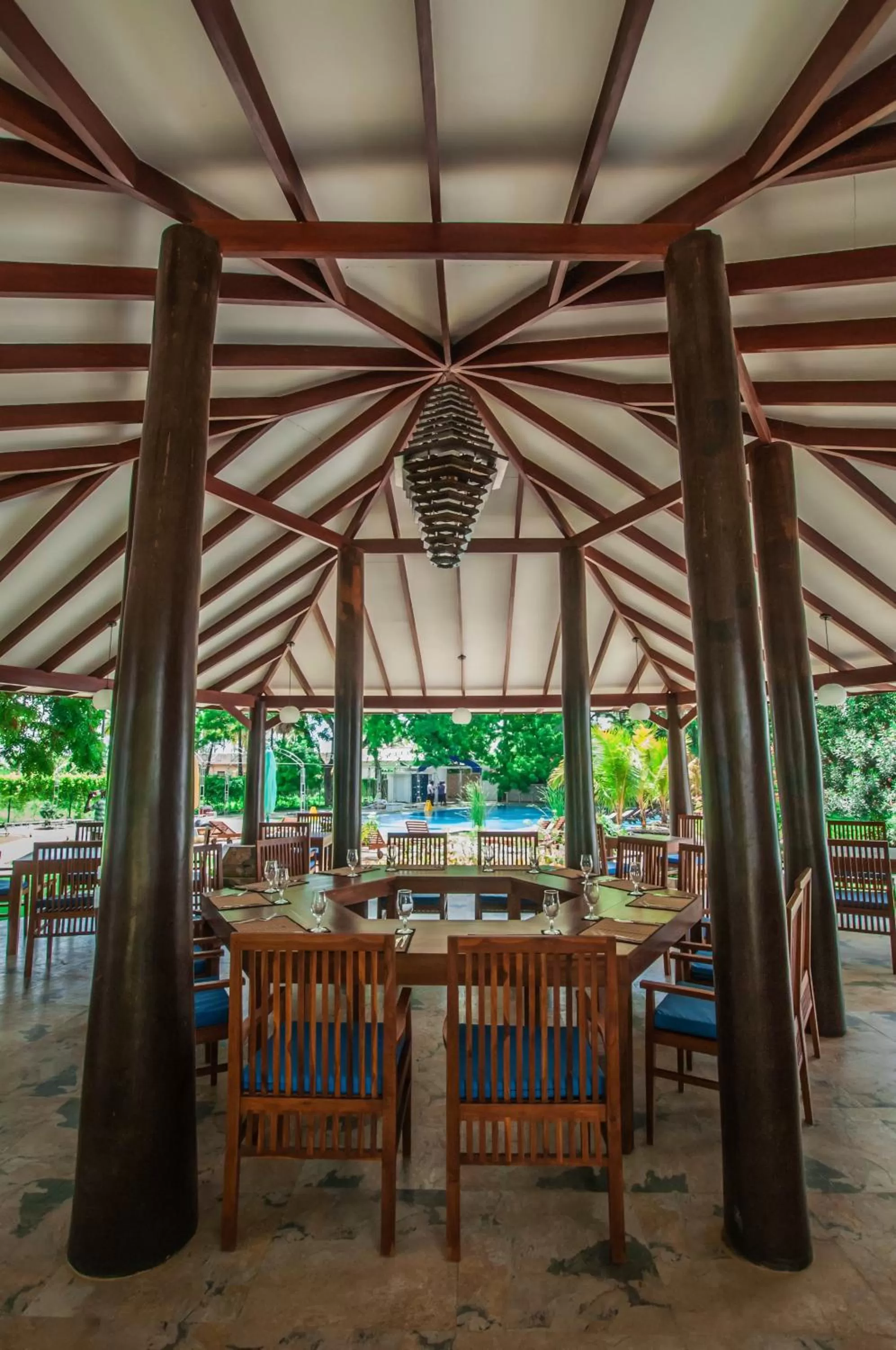 Restaurant/places to eat in Anantamaa Hotel