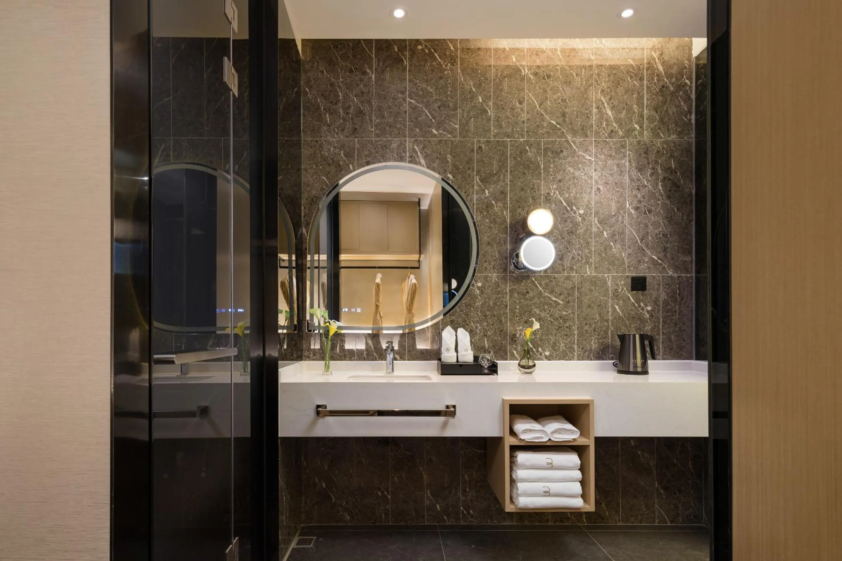 Bathroom in Buddy Hotel-Free Shuttle to Canton Fair Complex during Canton Fair Period