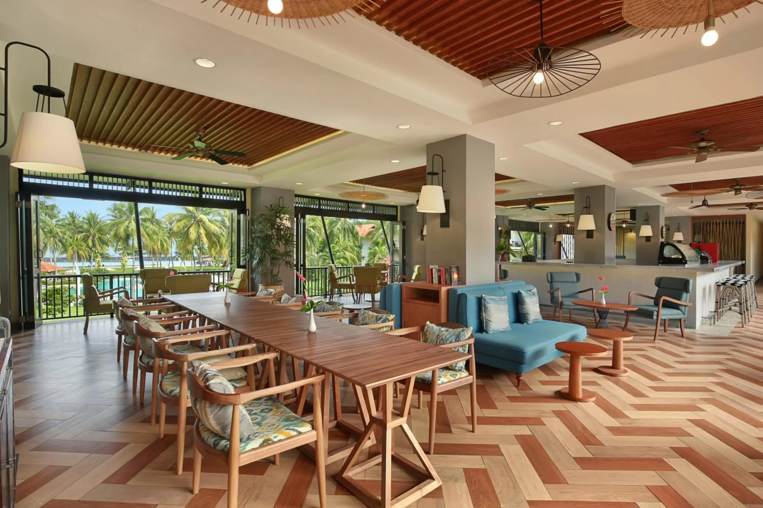 Lounge or bar, Lounge/Bar in Mercure Manado Tateli Resort and Convention