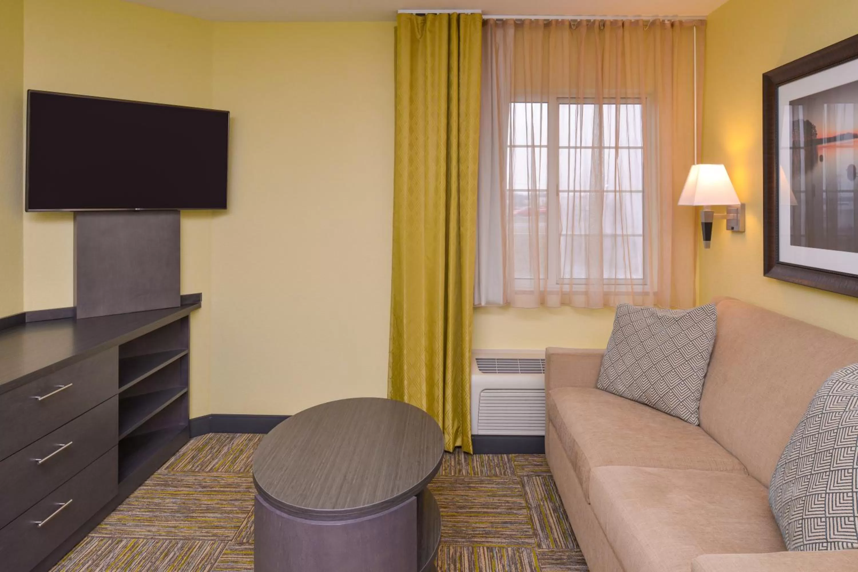 TV and multimedia in Candlewood Suites Paducah by IHG