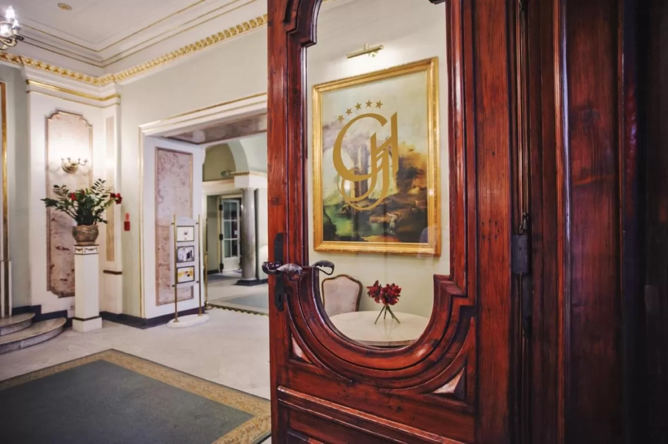 Facade/entrance in Grand Hotel