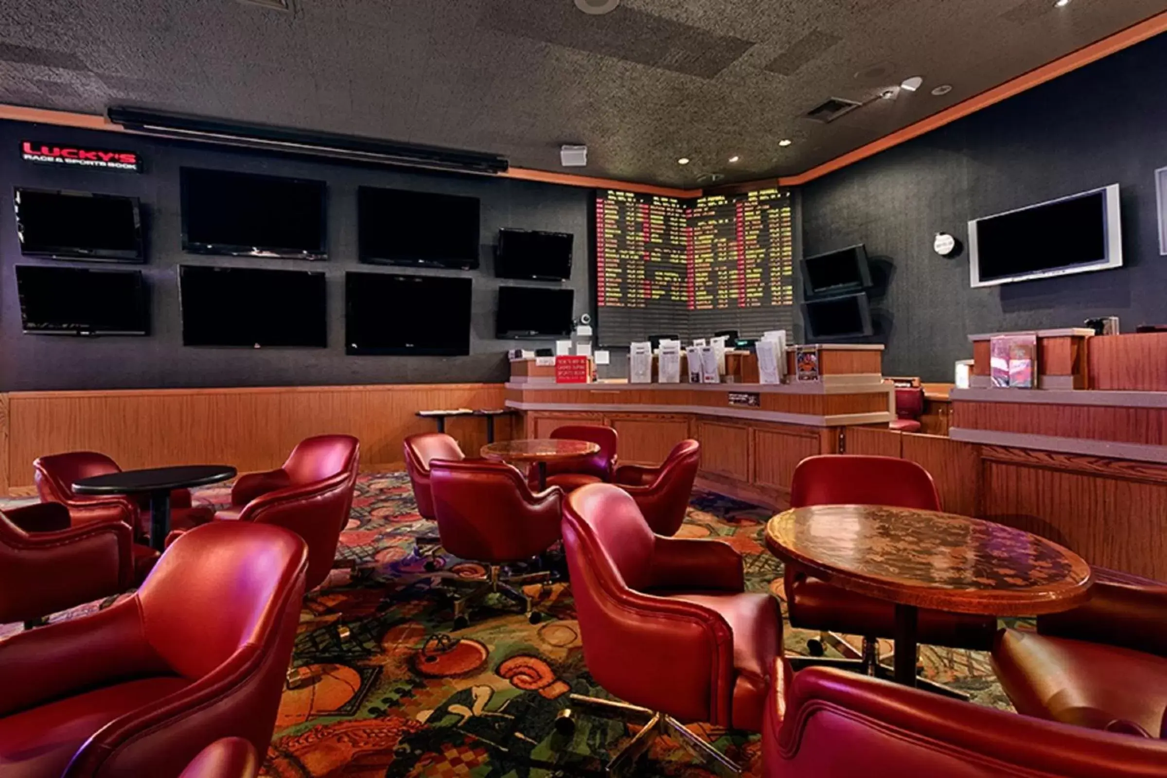 Communal lounge/ TV room, Lounge/Bar in Maverick Hotel and Casino by Red Lion Hotels