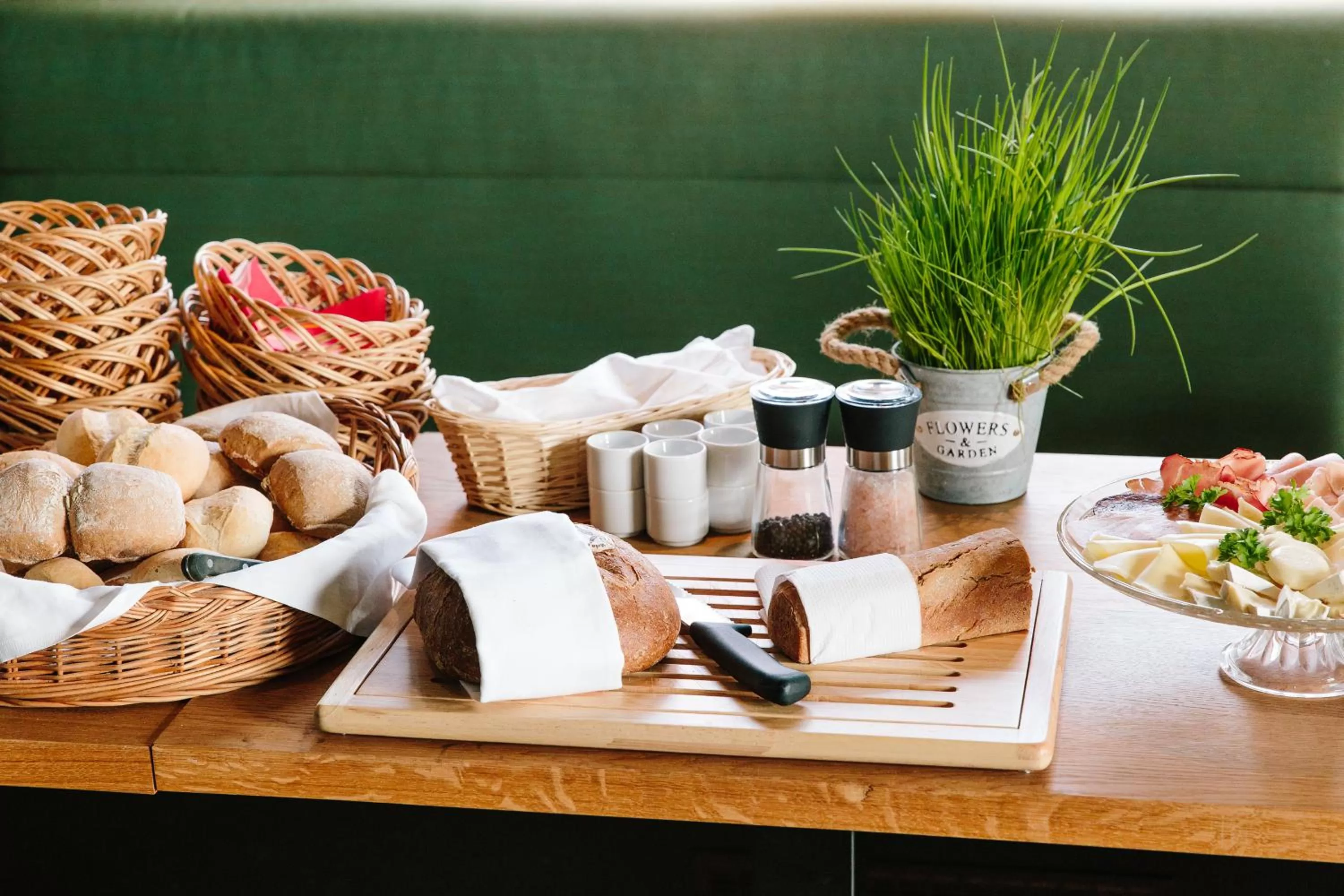 Buffet breakfast in Hotel Prinz Heinrich