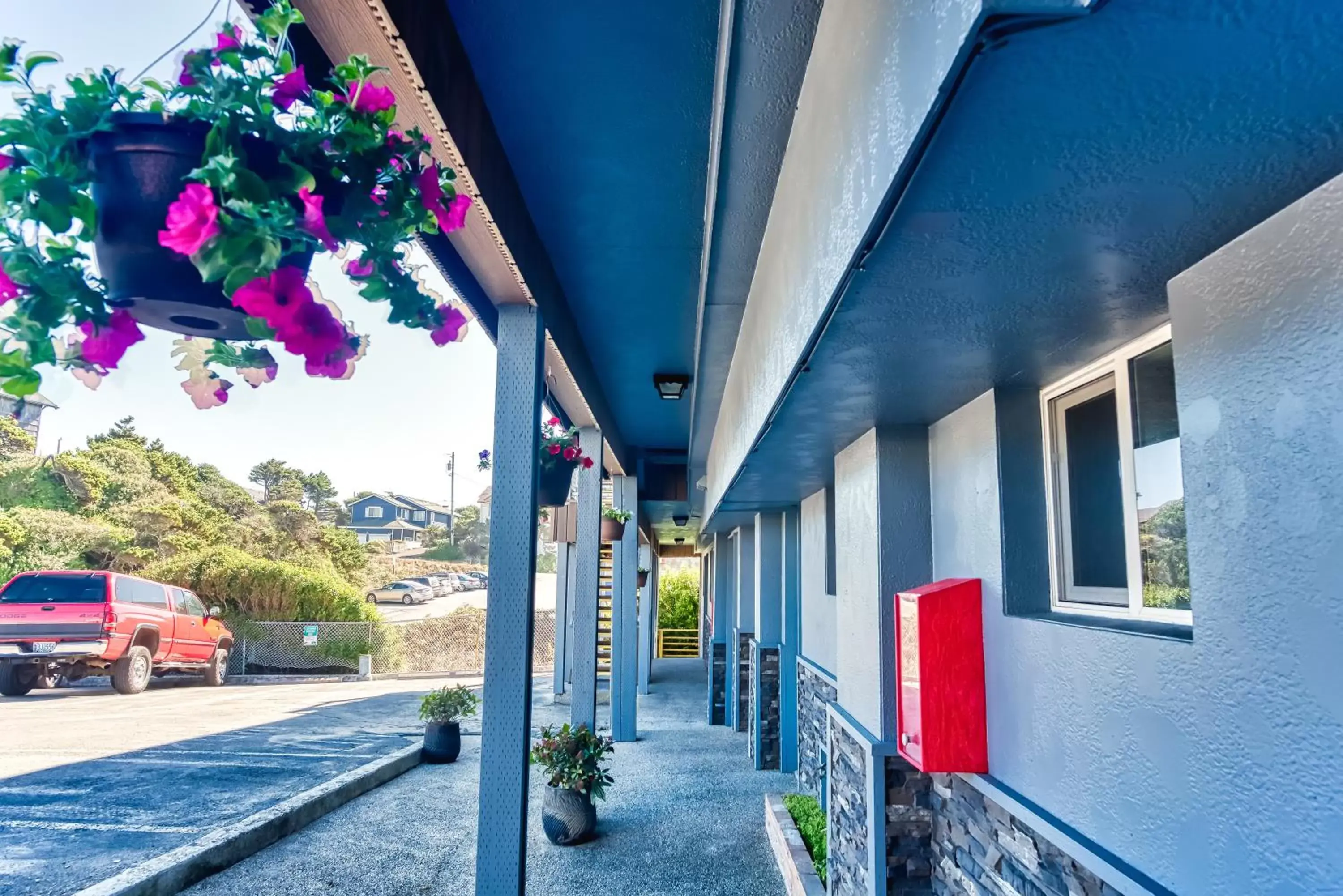 Property building in Seagull Beachfront Inn Property building in Seagull Beachfront Inn