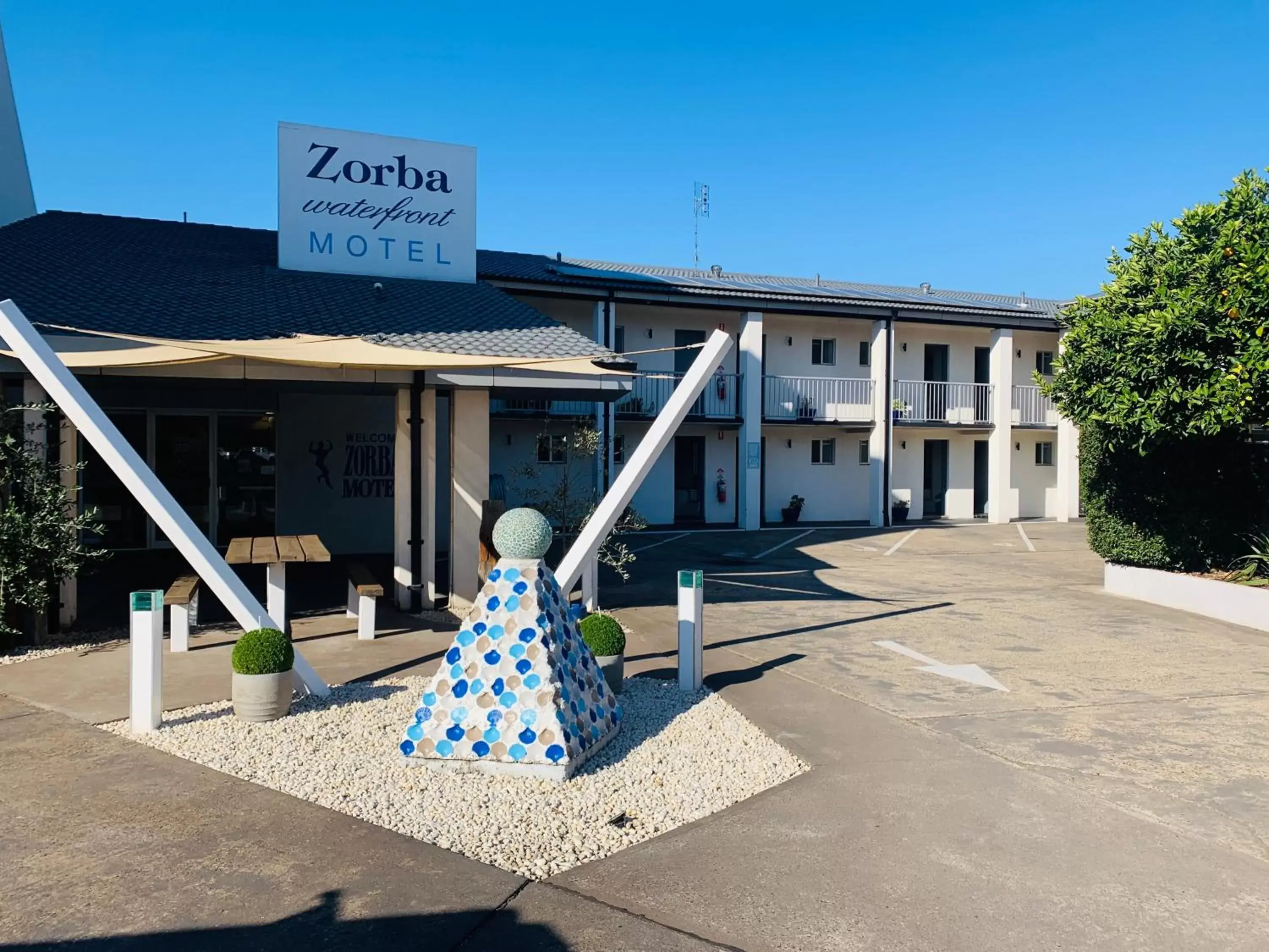 Property Building in Zorba Waterfront Motel