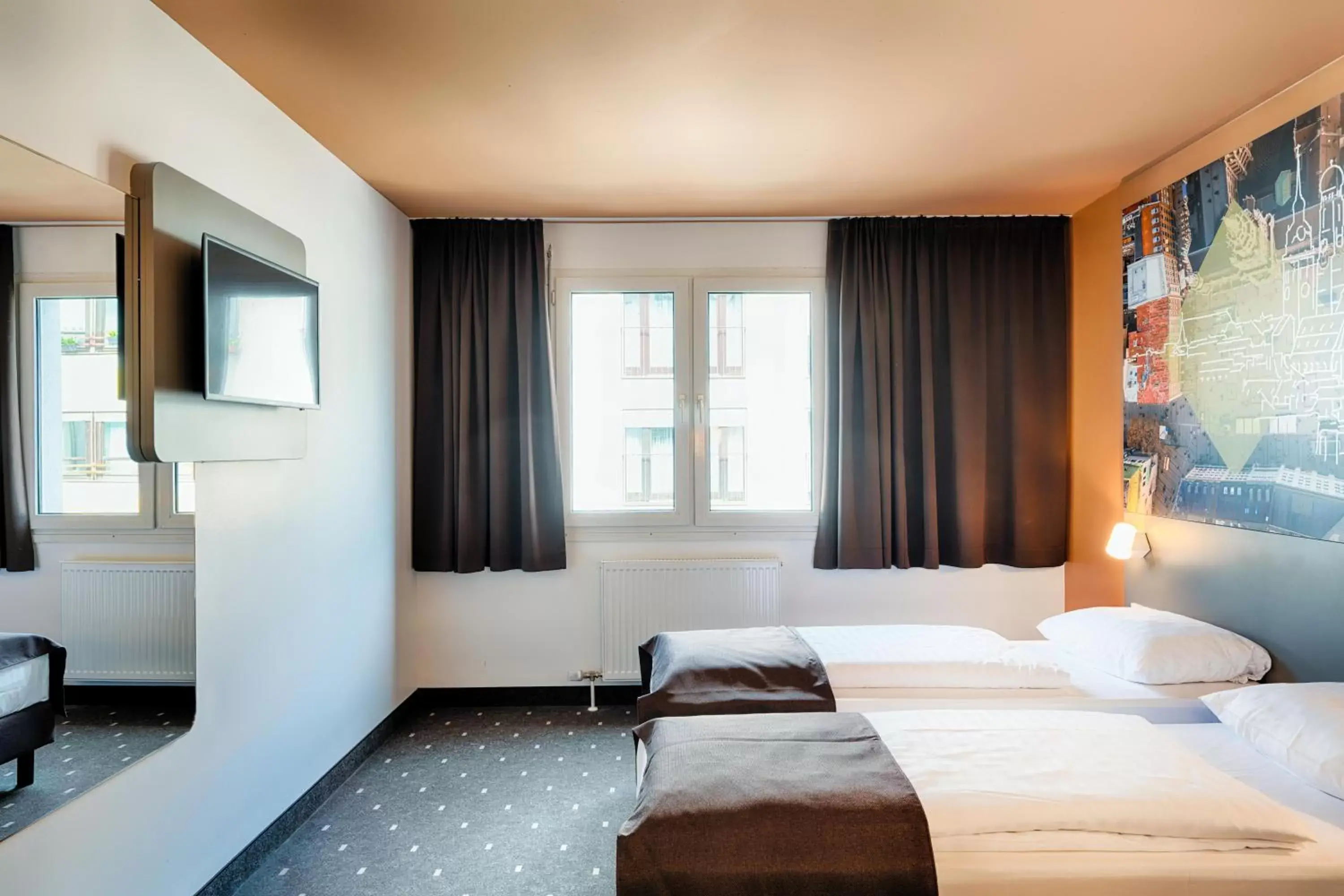 Photo of the whole room, Bed in B&B Hotel München-Hbf