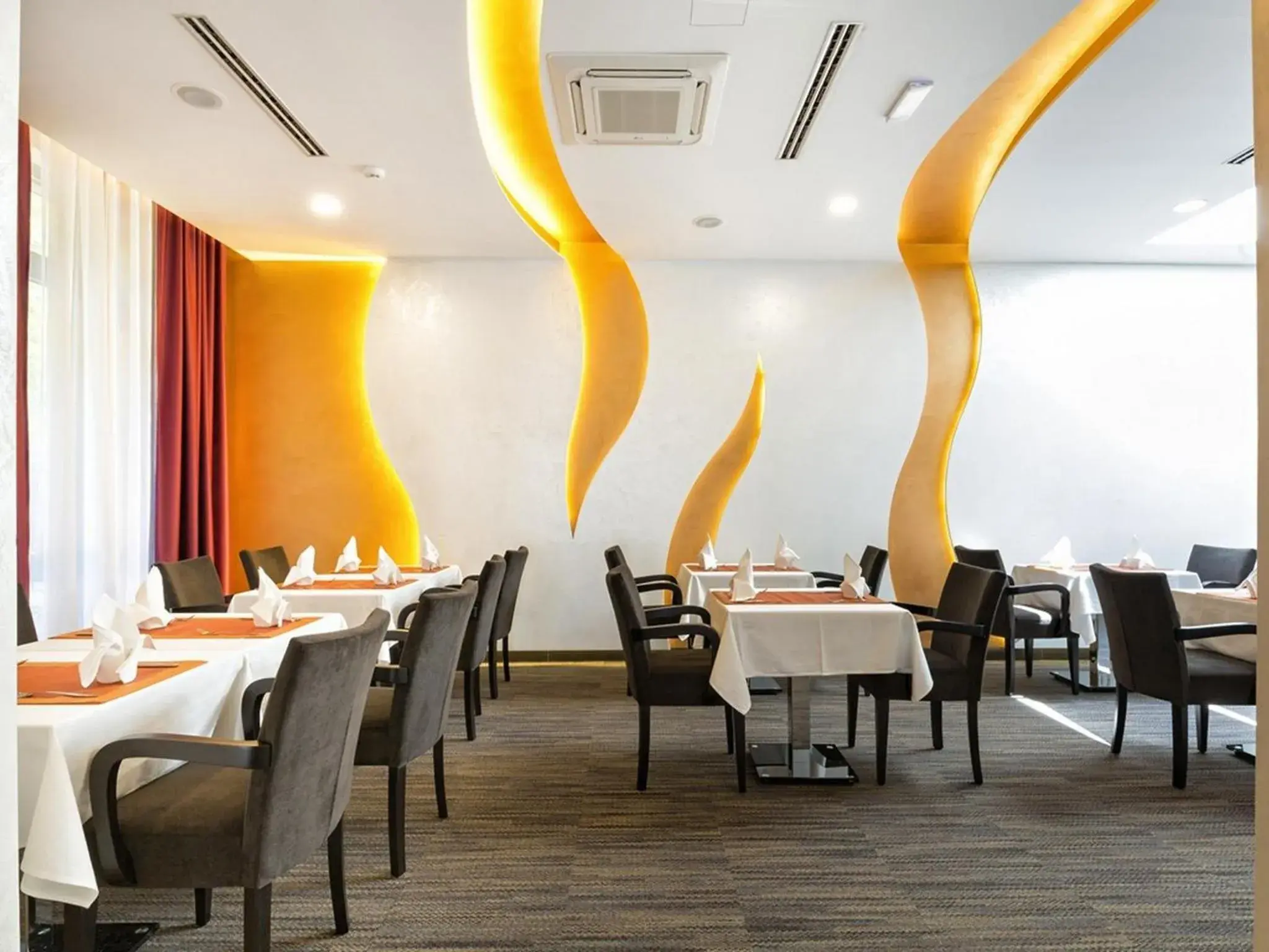 Lounge or bar, Restaurant/Places to Eat in Nova City Hotel Signature Collection Belgrade