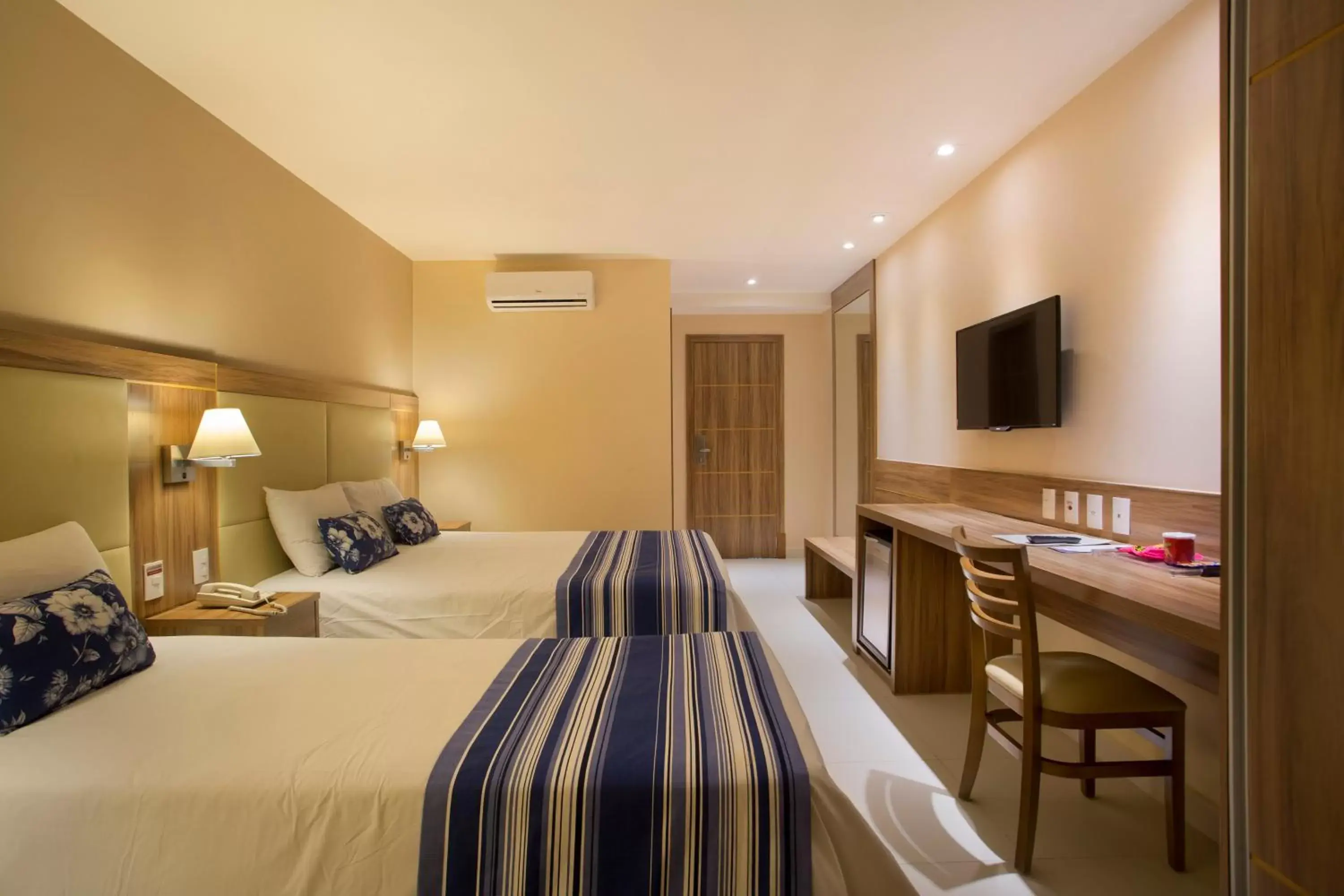 Photo of the whole room, Room Photo in Hotel Atlantico Praia
