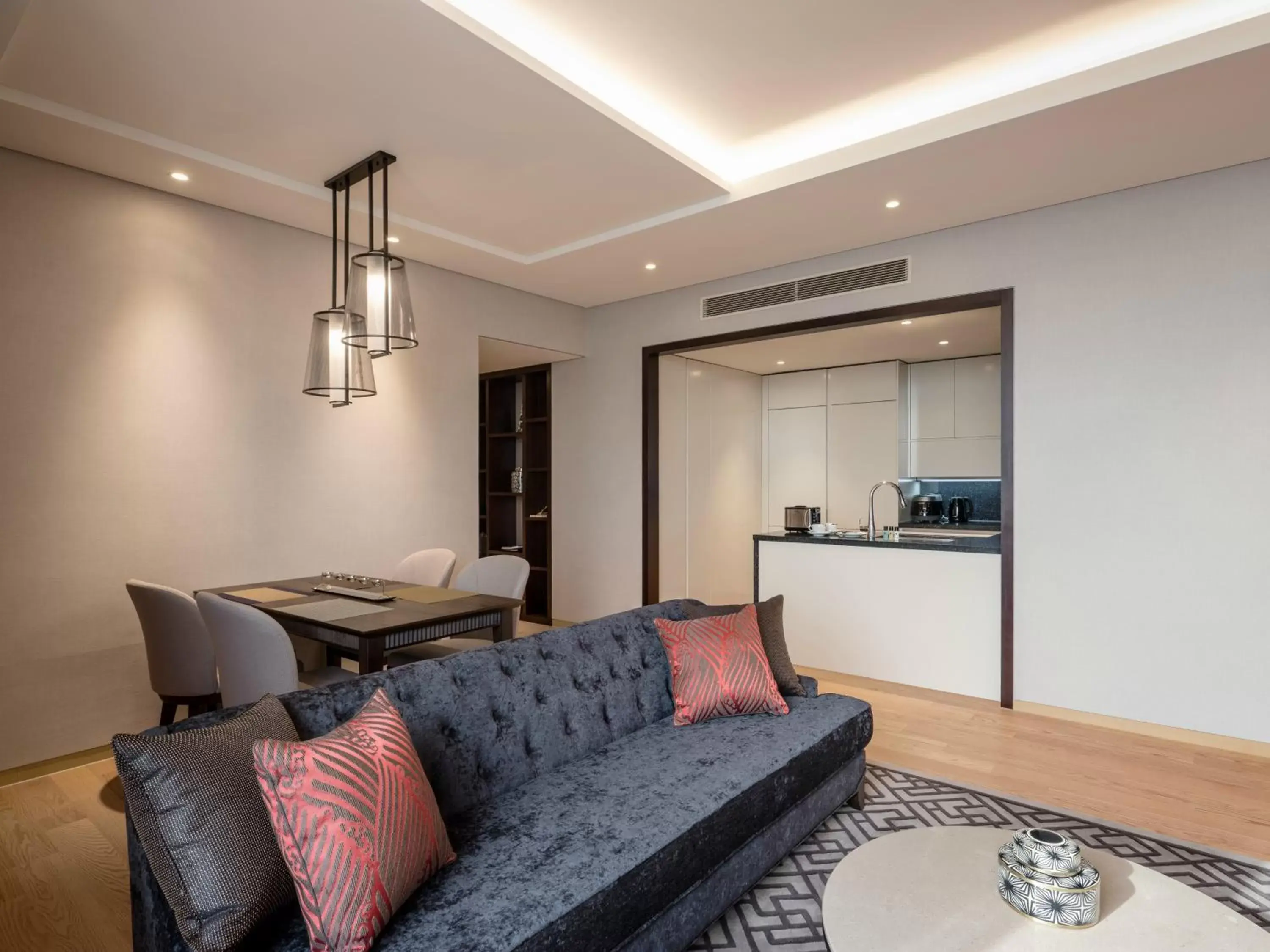 Kitchen or kitchenette, Seating Area in Grand Mercure Ambassador Hotel and Residences Seoul Yongsan