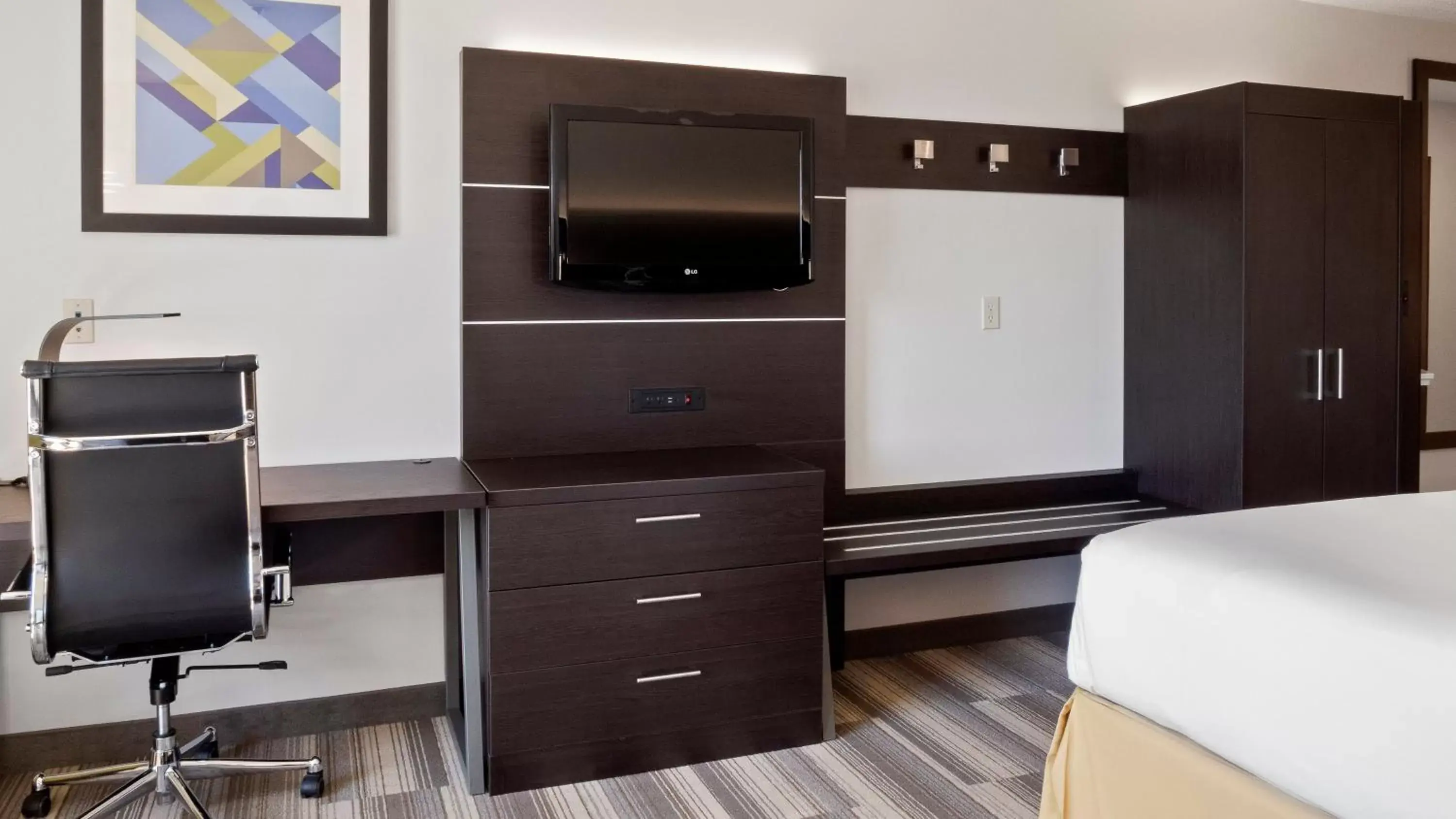 Photo of the whole room, TV/Entertainment Center in Holiday Inn Express Hotel & Suites Newton Sparta, an IHG Hotel