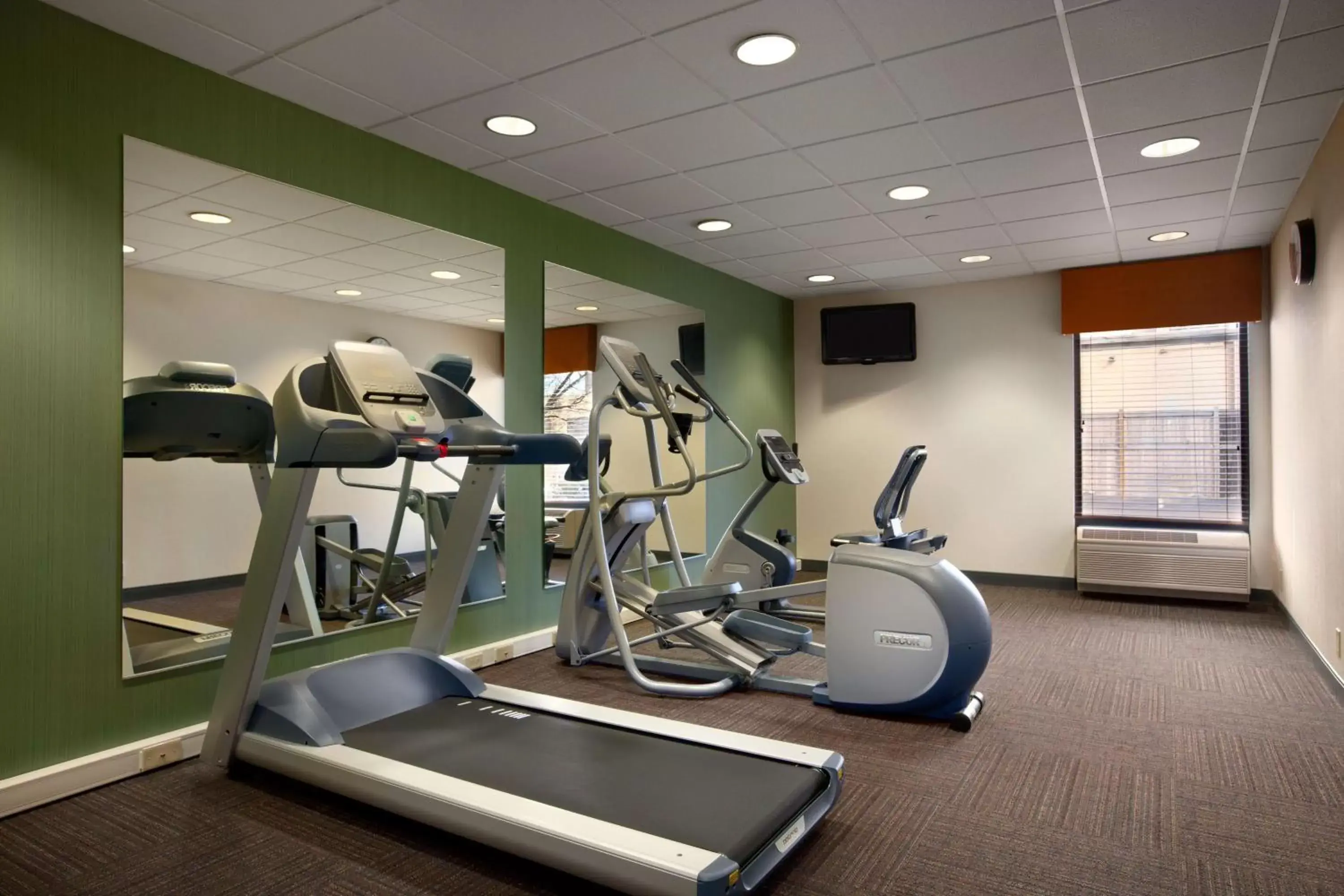 Fitness centre/facilities in Hampton Inn Boston/Braintree Fitness centre/facilities in Hampton Inn Boston/Braintree