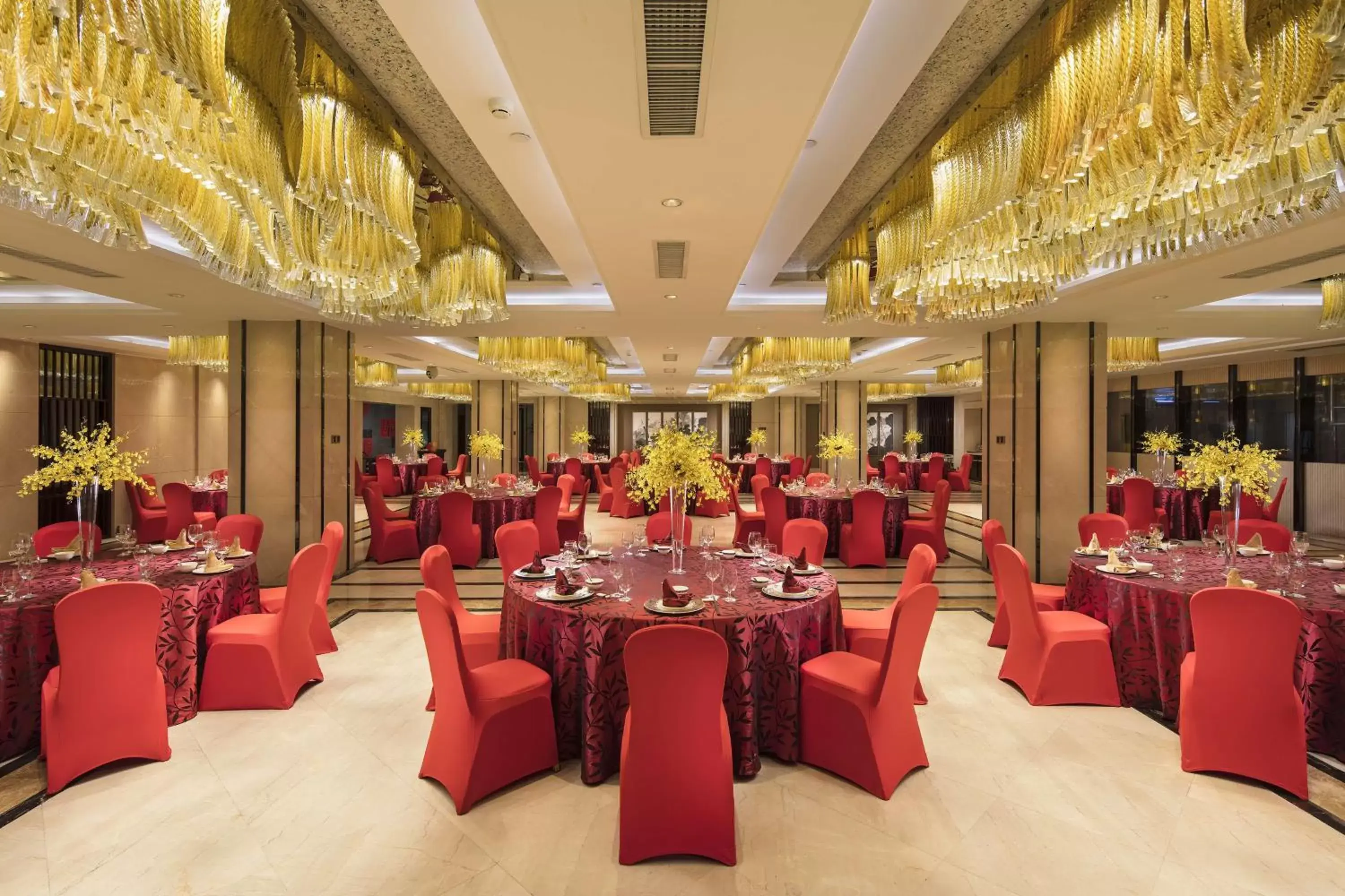 Dining area, Banquet Facilities in Hilton Foshan