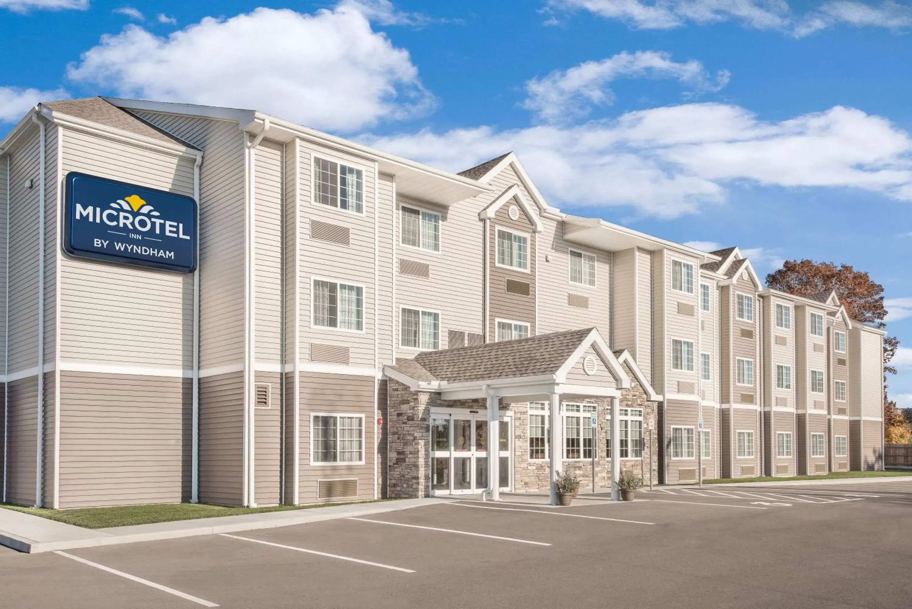 Property building in Microtel Inn & Suites by Wyndham Binghamton Property building in Microtel Inn & Suites by Wyndham Binghamton