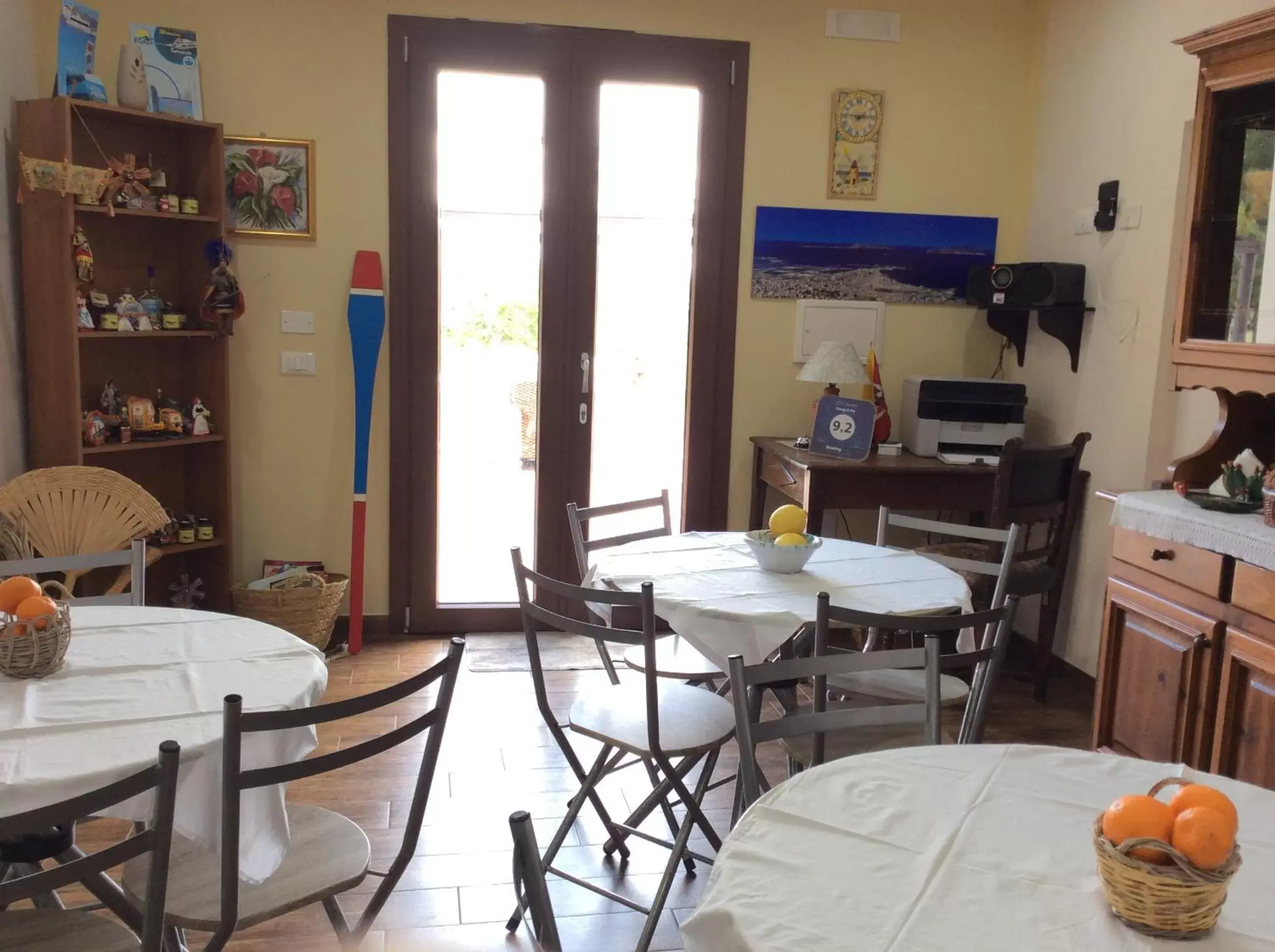 Communal kitchen, Dining Area in B&B SiciliAntica