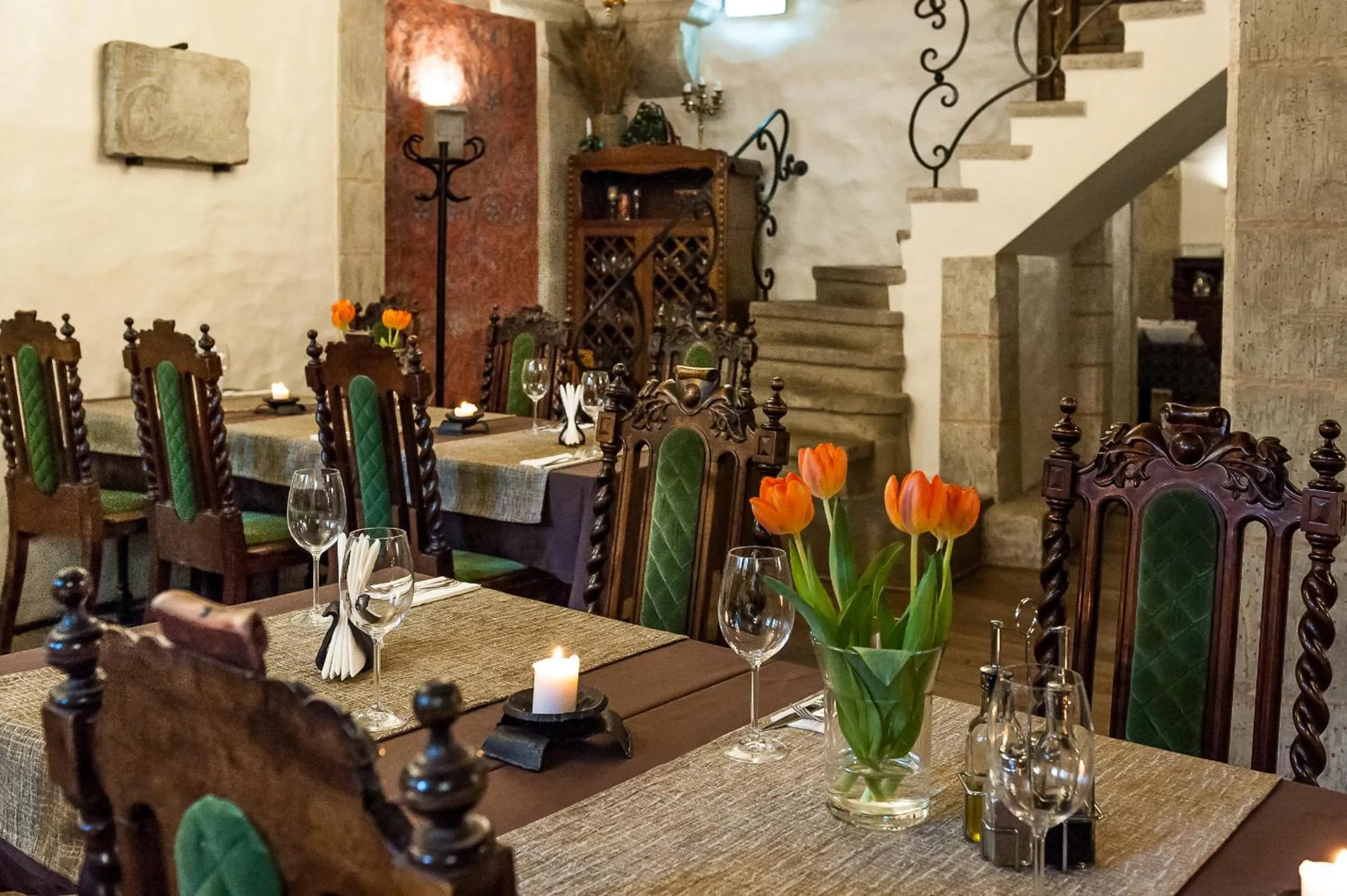 Restaurant/places to eat in Three Crowns Residents