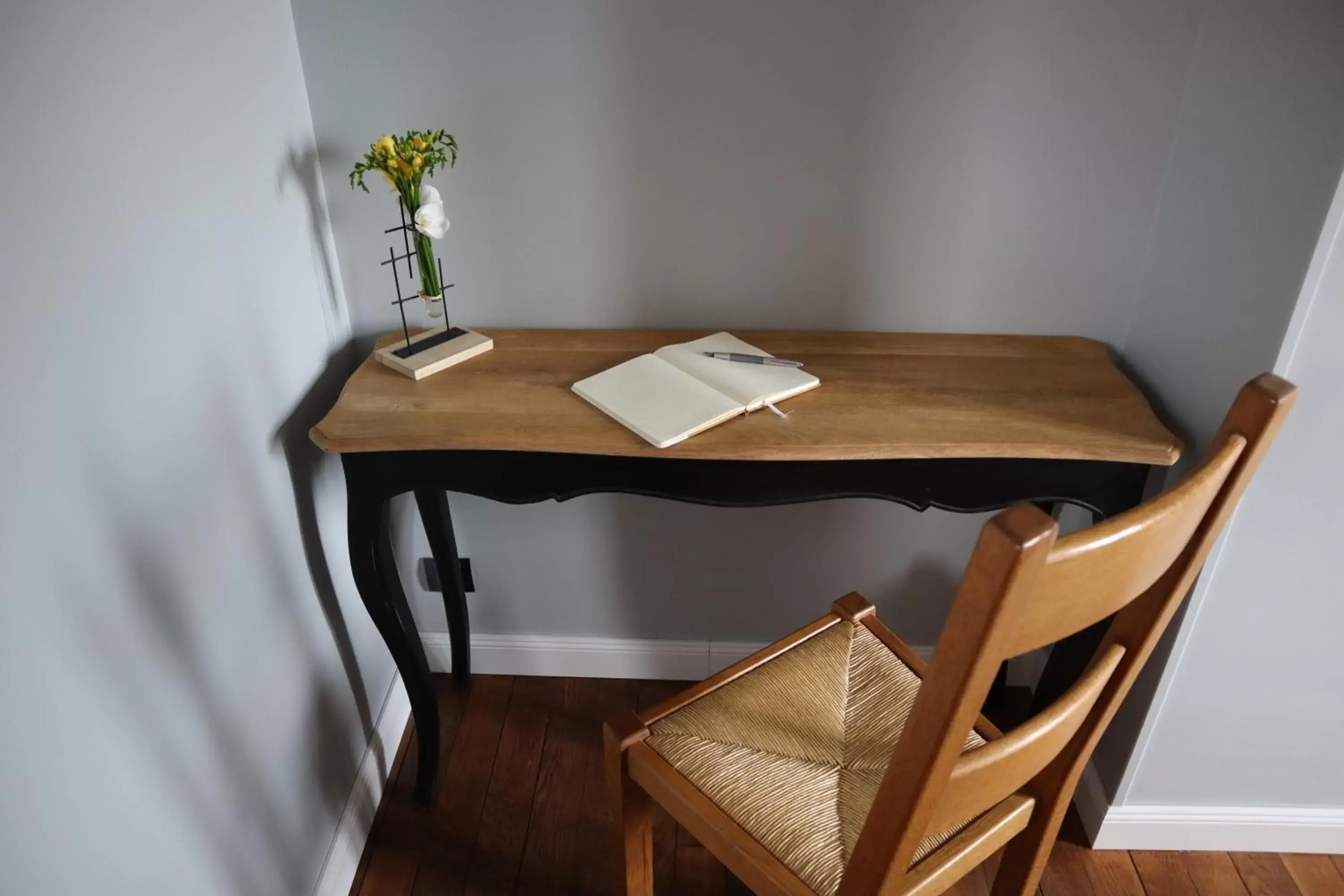 Dining Area in LA GOUTTE D'OR