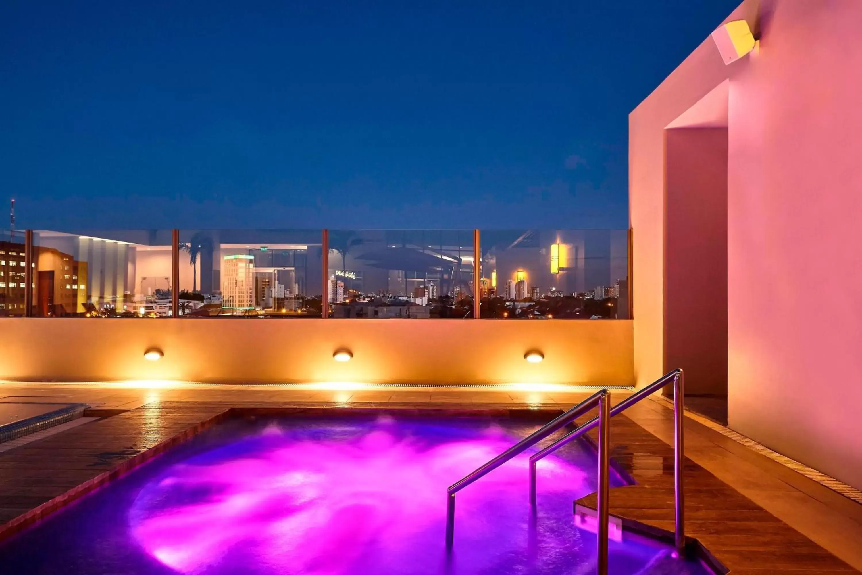 Swimming Pool in Marriott Santa Cruz de la Sierra Hotel