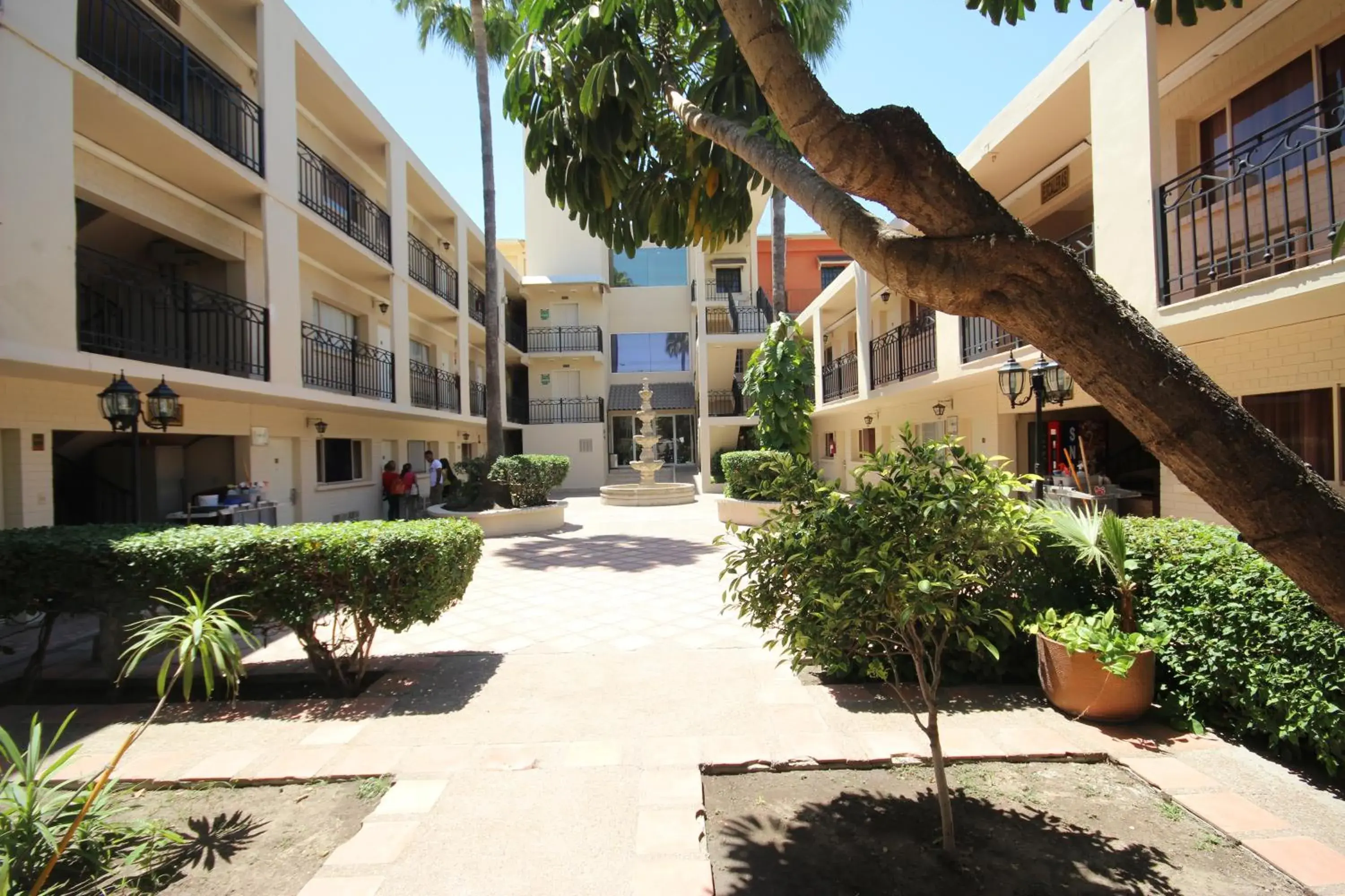 Area and facilities, Property Building in Hotel El Camino Inn & Suites
