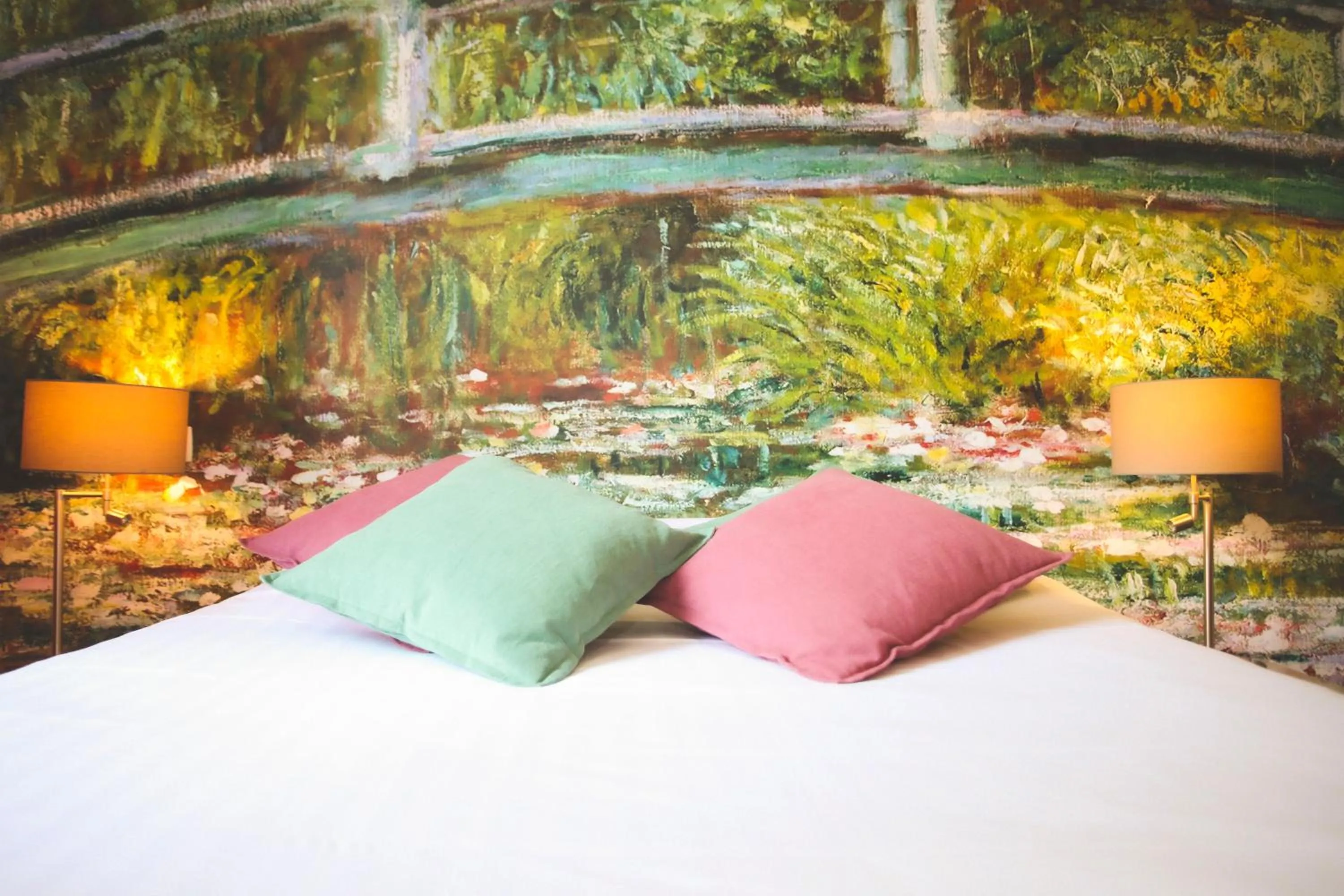 Decorative detail, Bed in Domaine De La Corniche