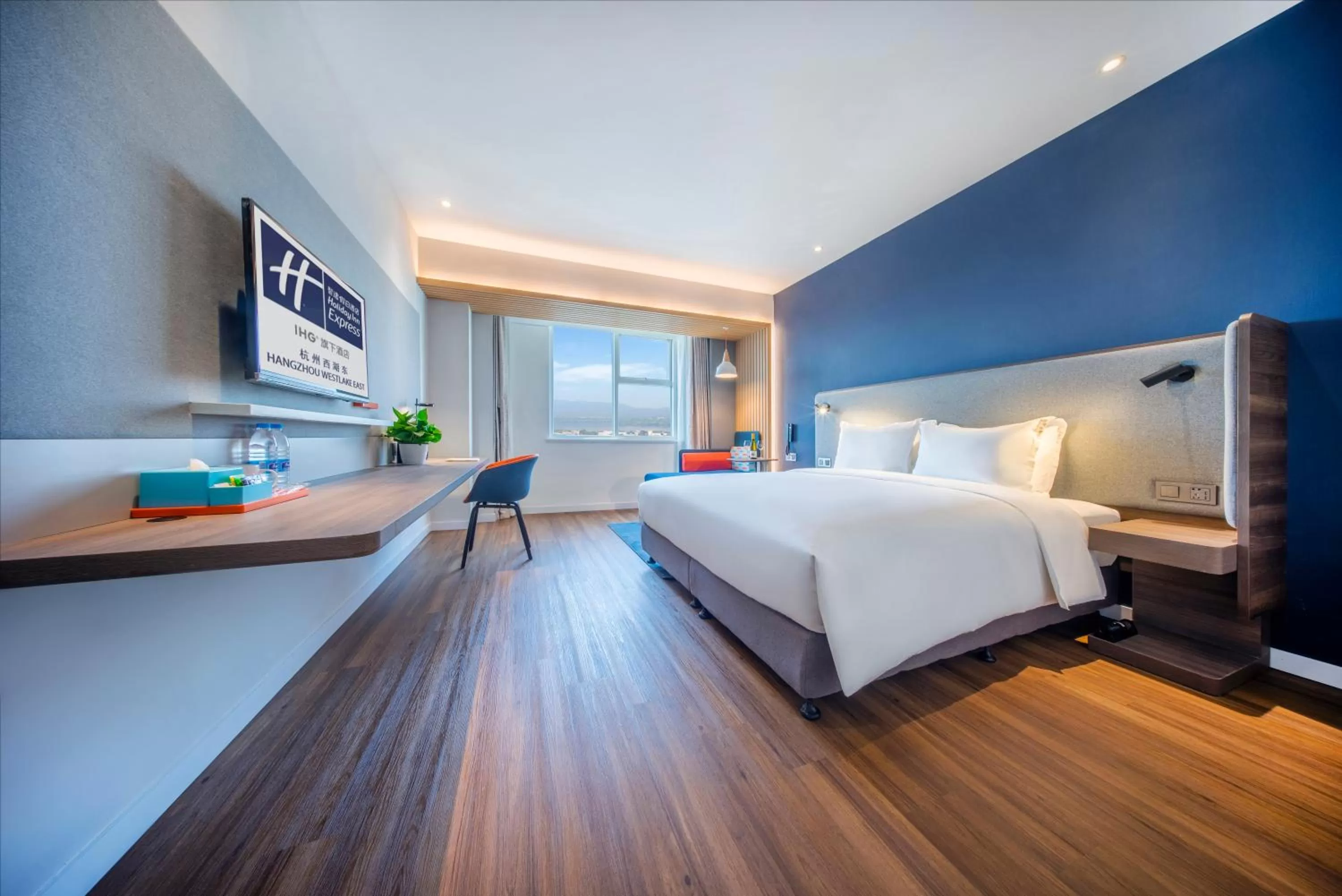 Bed in Holiday Inn Express Hangzhou Westlake East by IHG