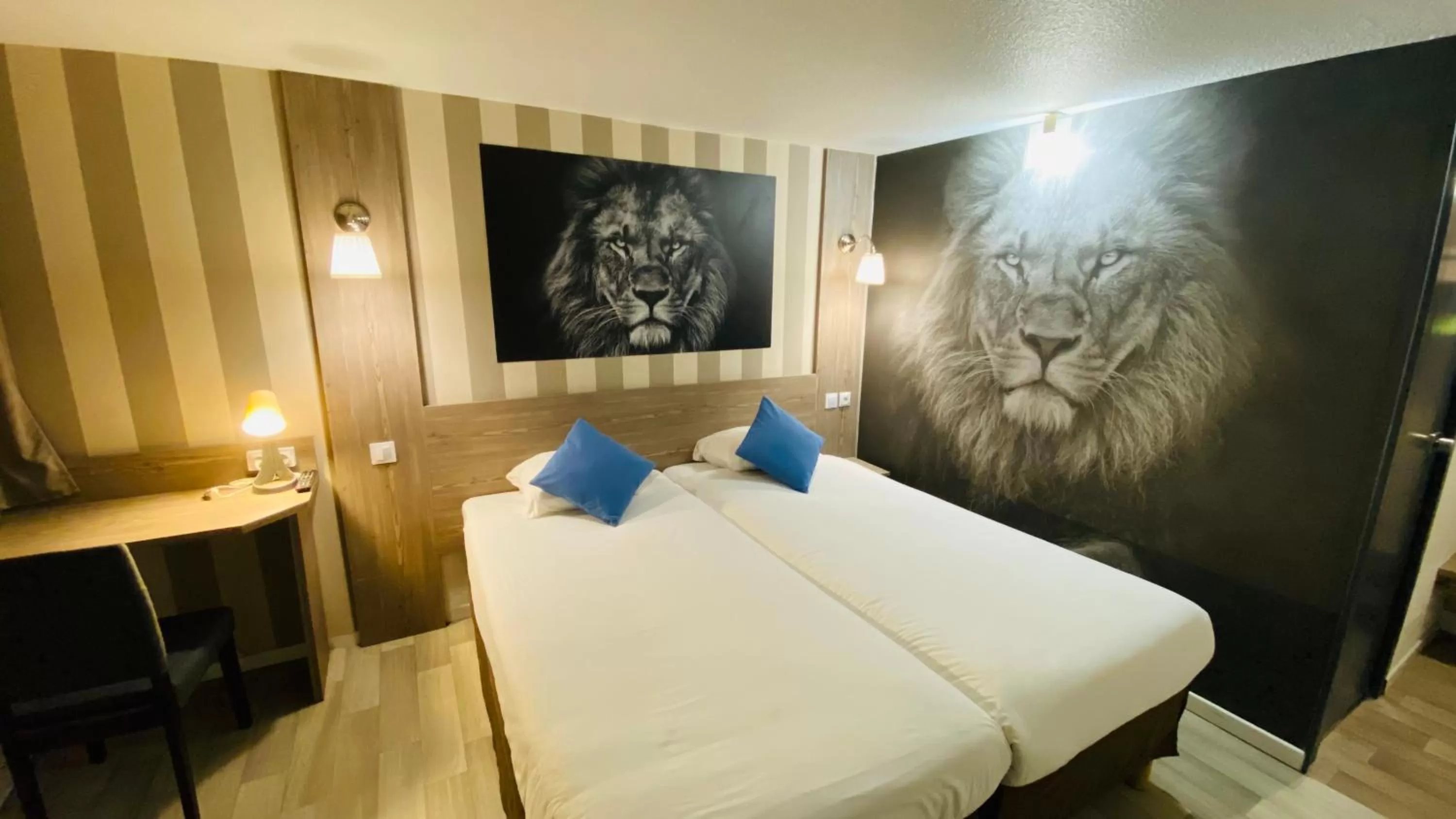 Bed in Hotel RBX - Roubaix Centre