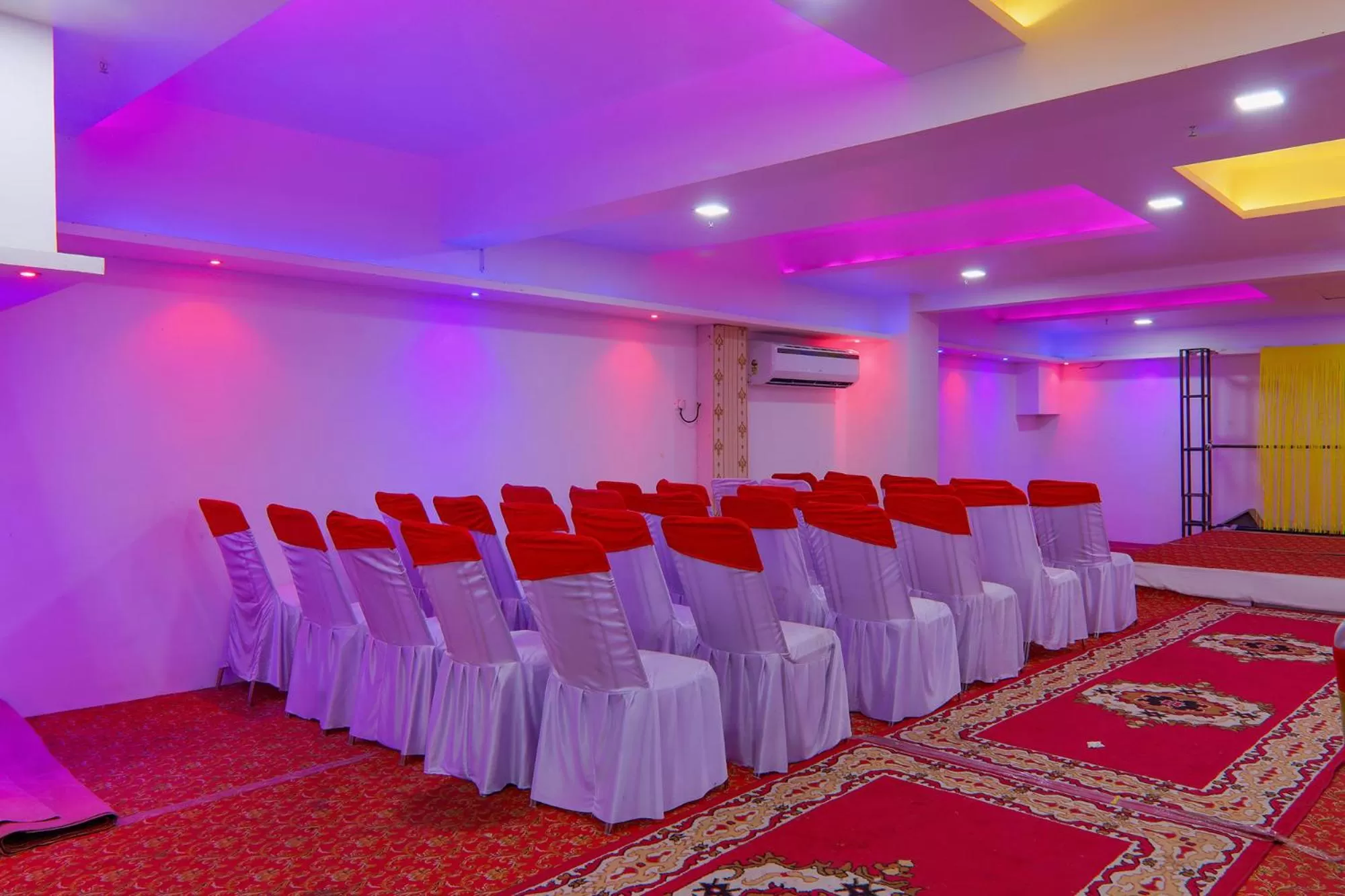 Banquet/Function facilities in Via Moti Mahal - Sarnath museum