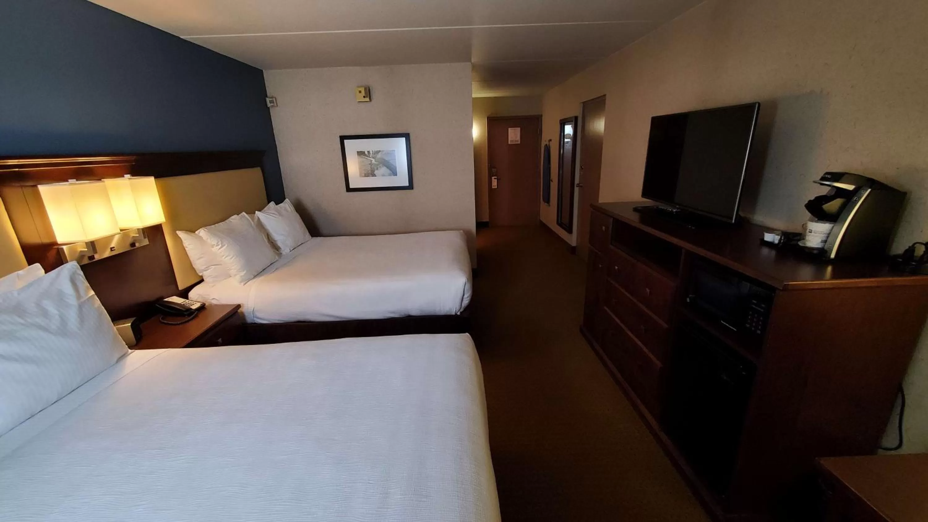 Queen Room with Two Queen Beds - Accessible Tub - Non-smoking in Best Western Plus Coeur d'Alene Inn