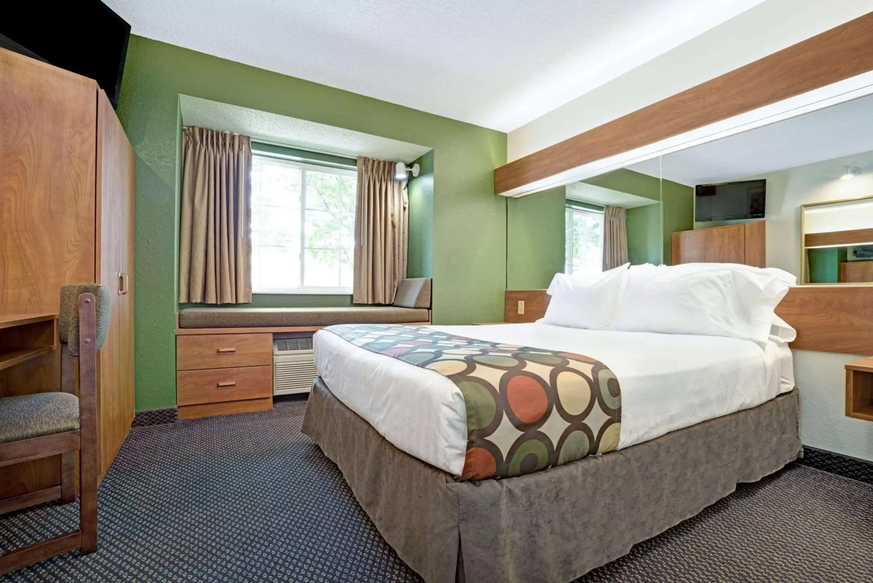 Photo of the whole room, Bed in Microtel Inn and Suites - Inver Grove Heights