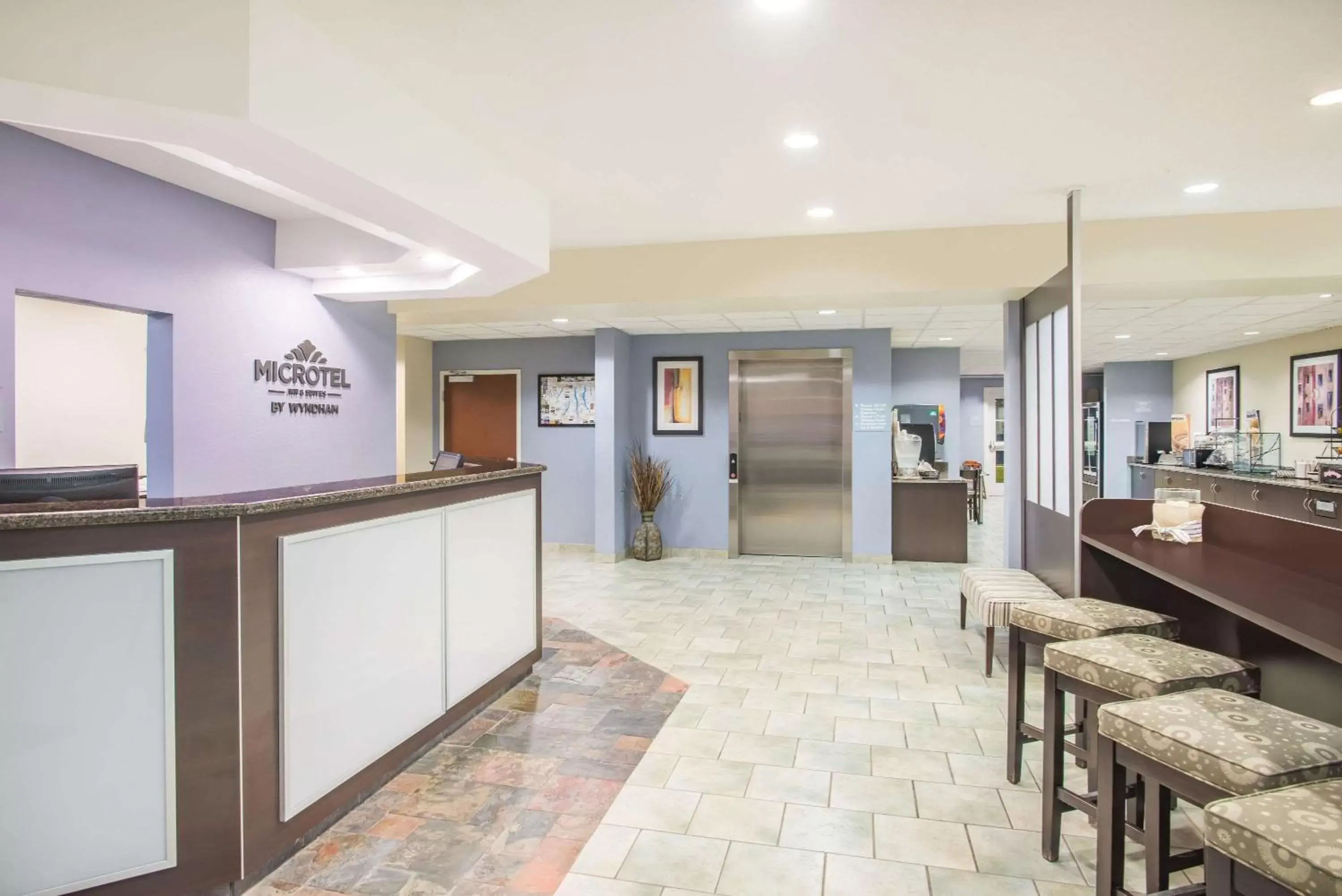 Lobby or reception, Lobby/Reception in Microtel Inn and Suites by Wyndham - Geneva