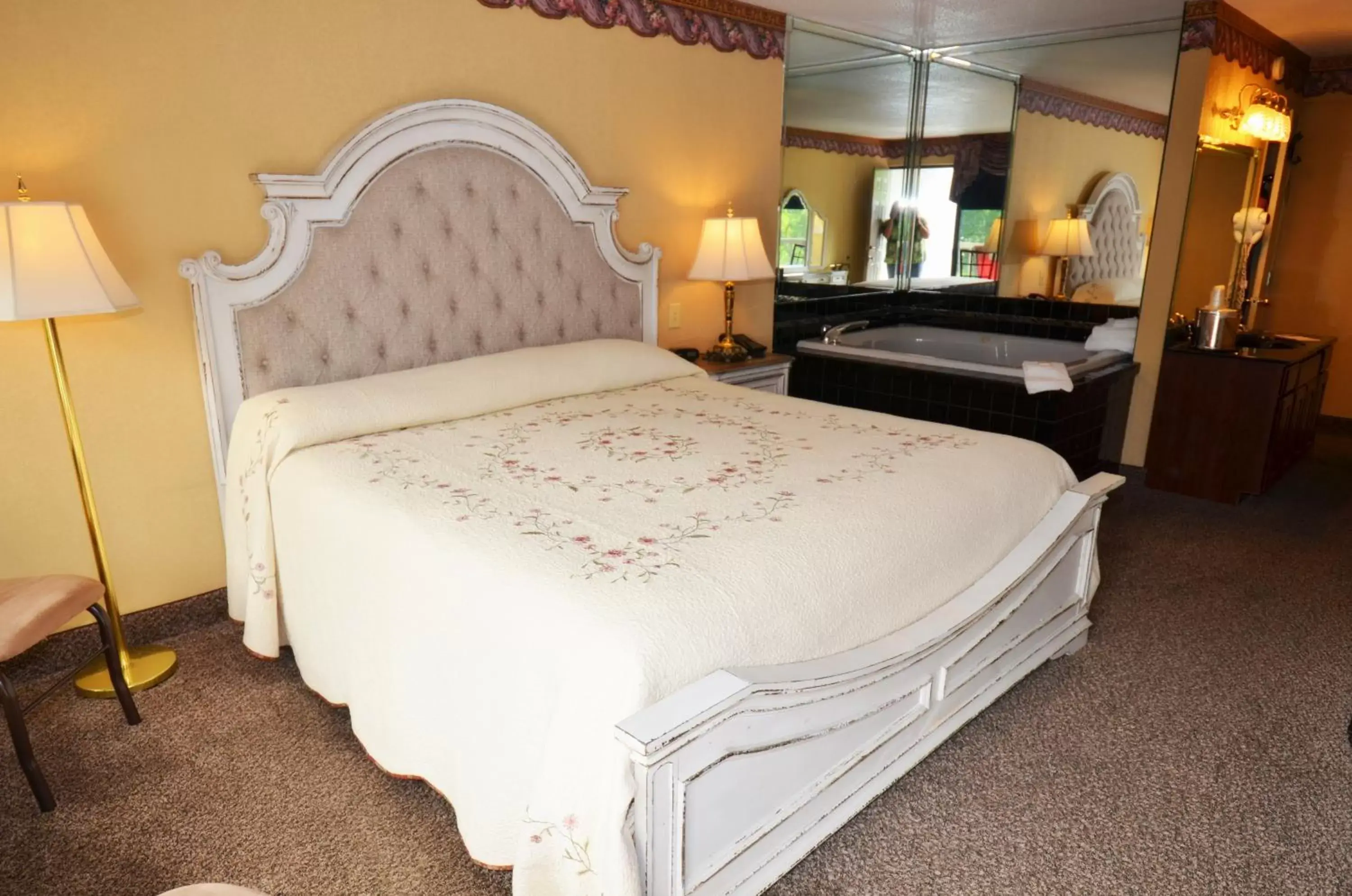 Bed in Rivergate Mountain Lodge