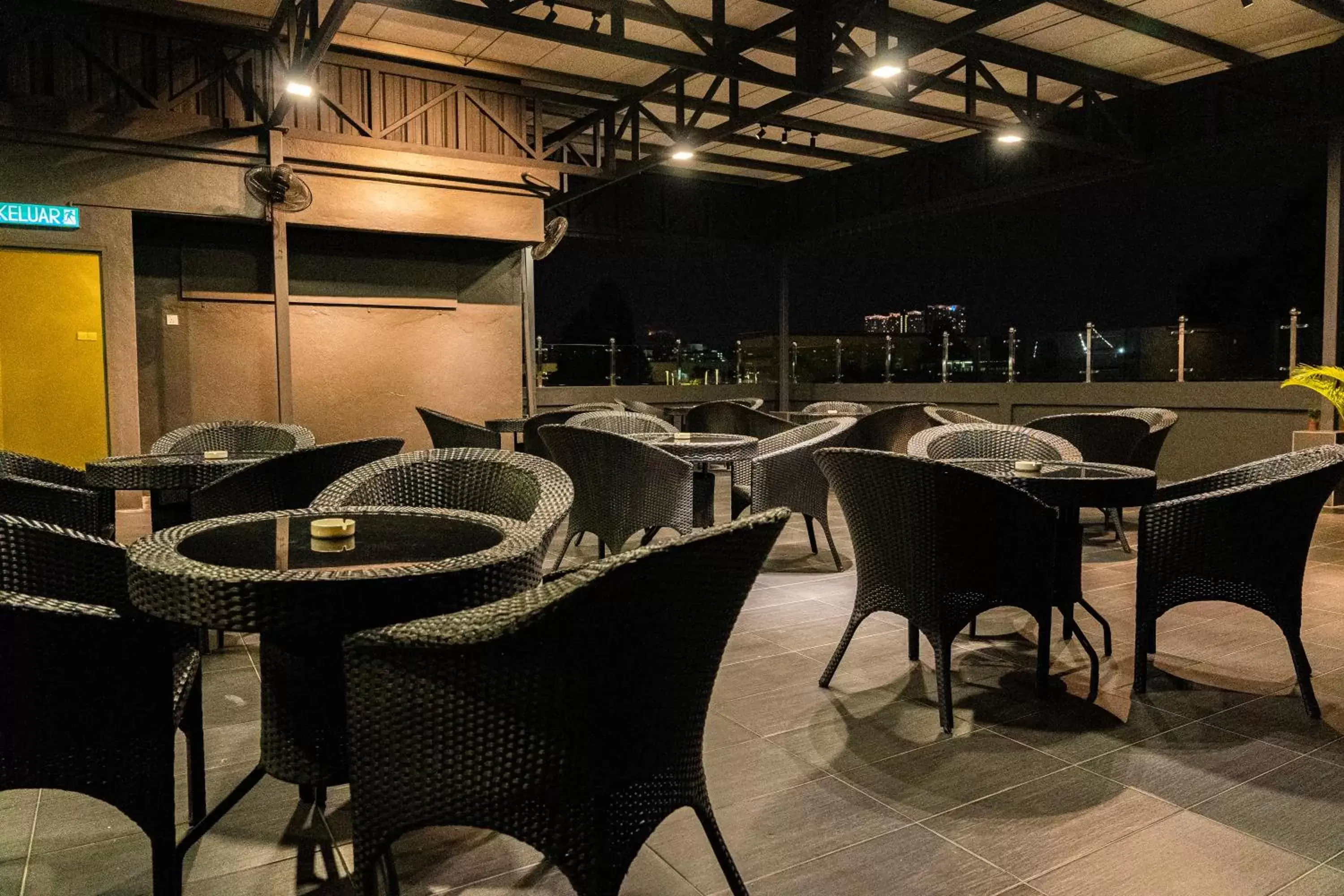 Restaurant/places to eat in Suwara Hotel Kepong KL Restaurant/places to eat in Suwara Hotel Kepong KL