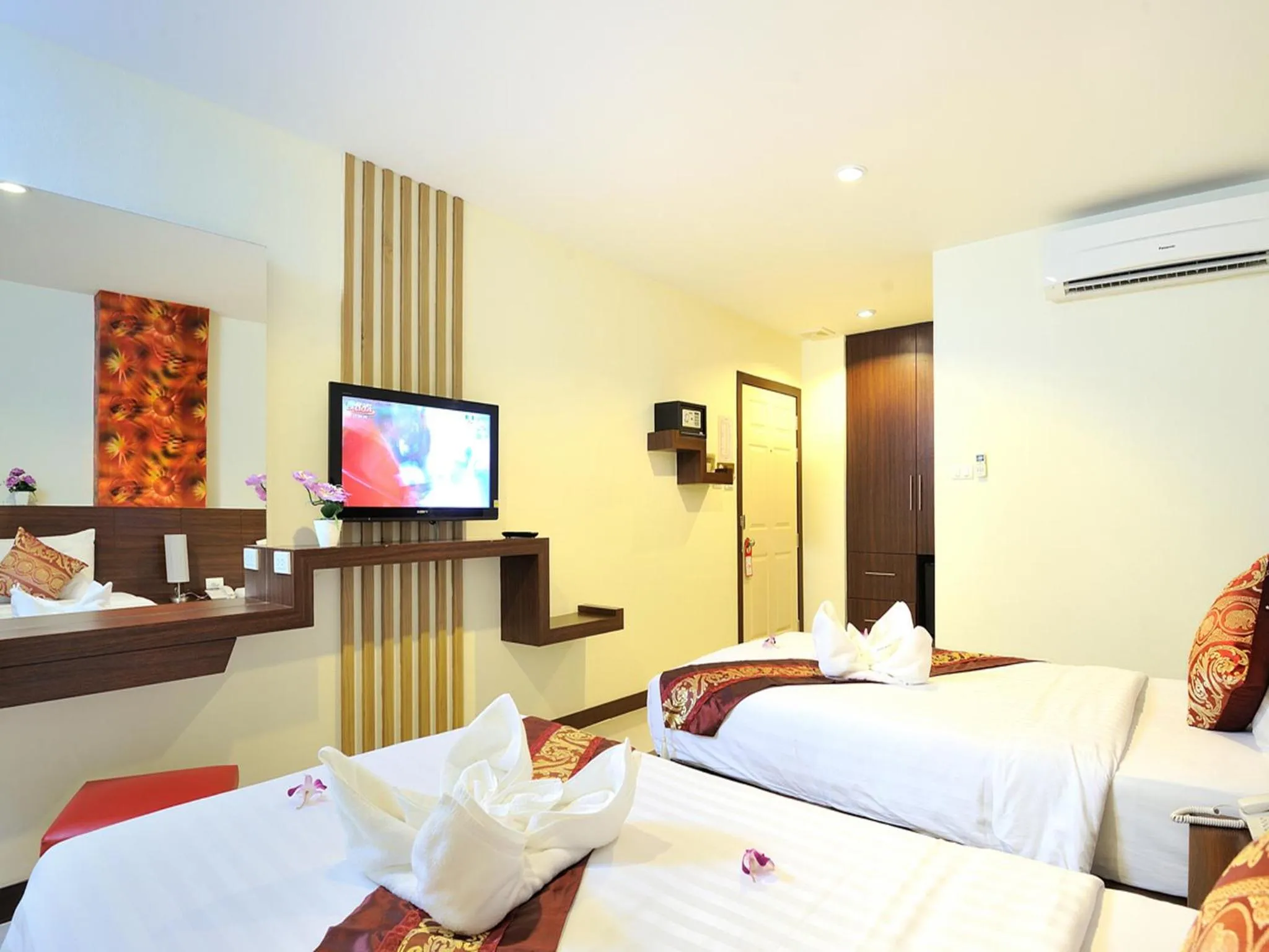 Bed in Pimrada Hotel