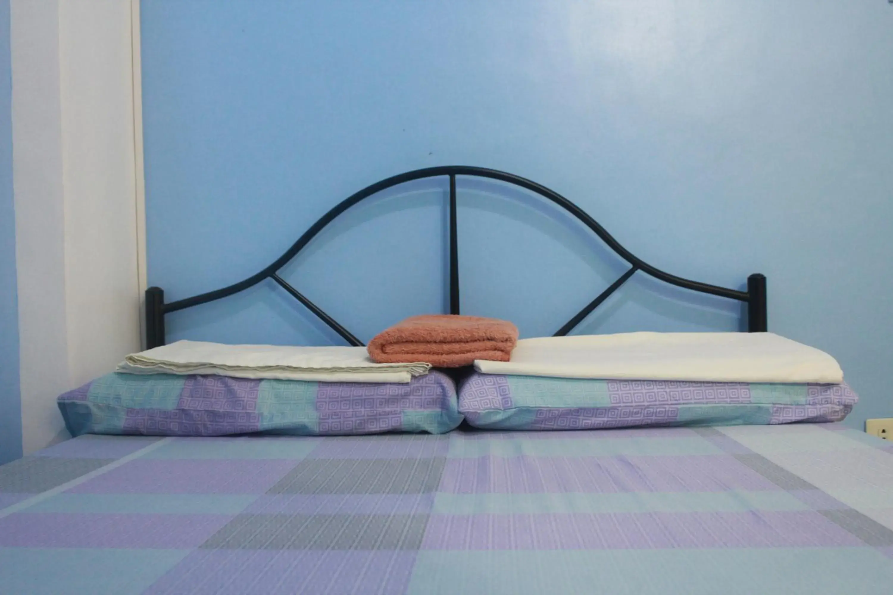 Bed in Mayon Lodging House