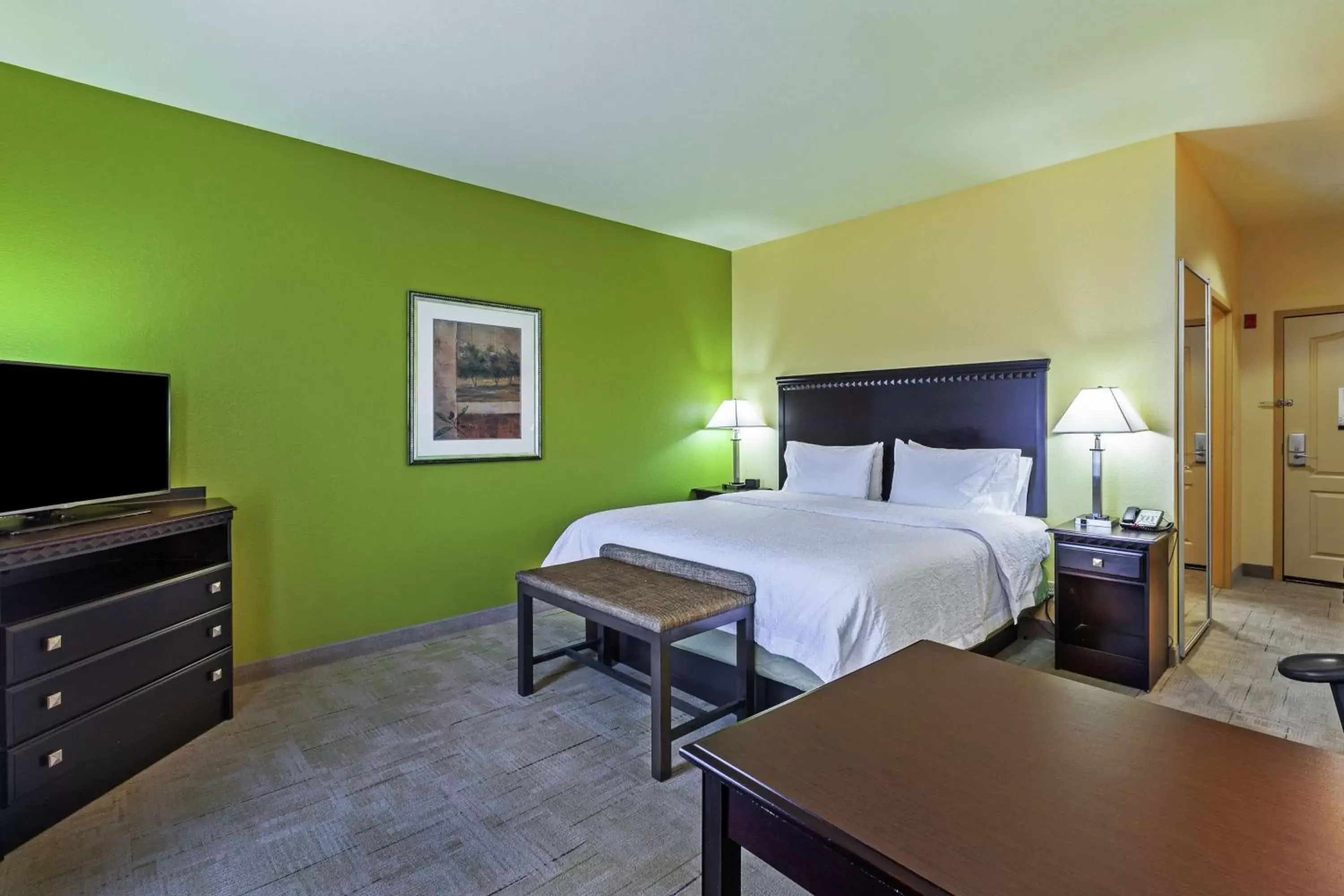 Bedroom, Bed in Hampton Inn & Suites Owasso