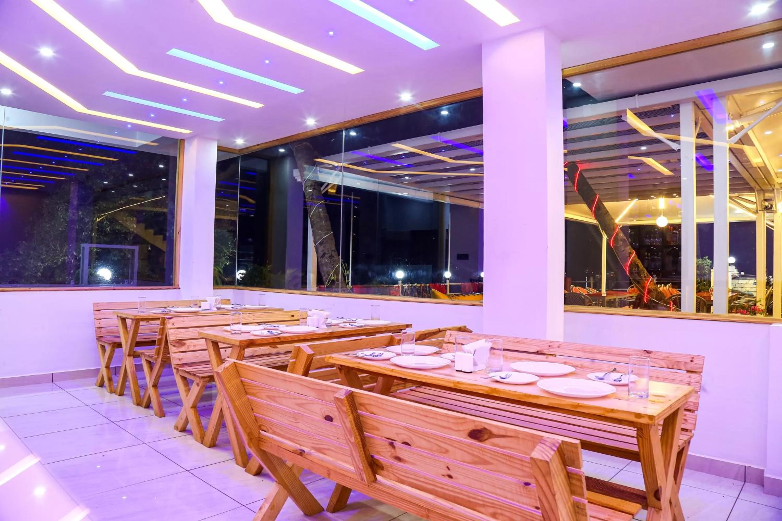 Restaurant/Places to Eat in M aples Jacks Place