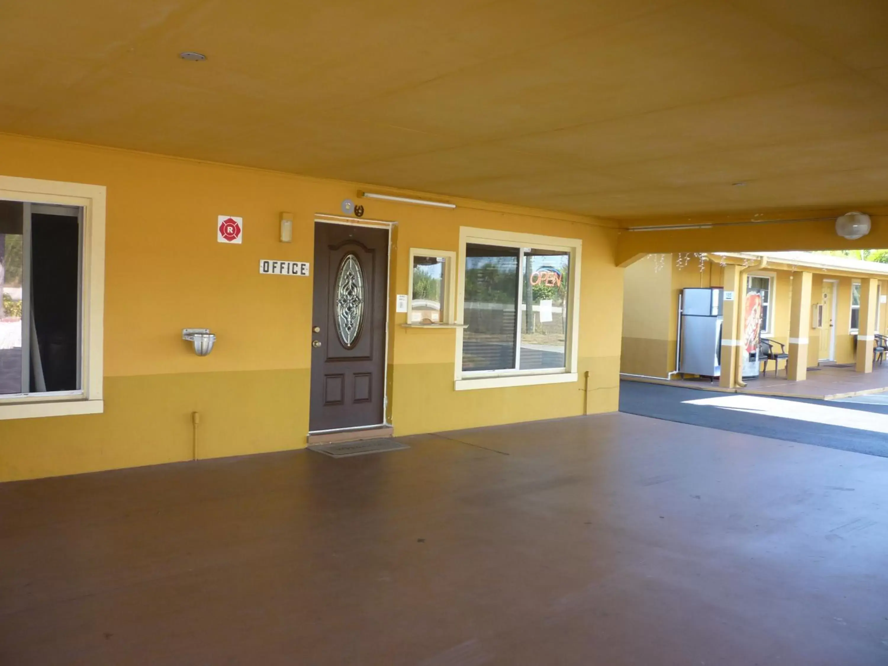 Facade/entrance in American Inn Punta Gorda