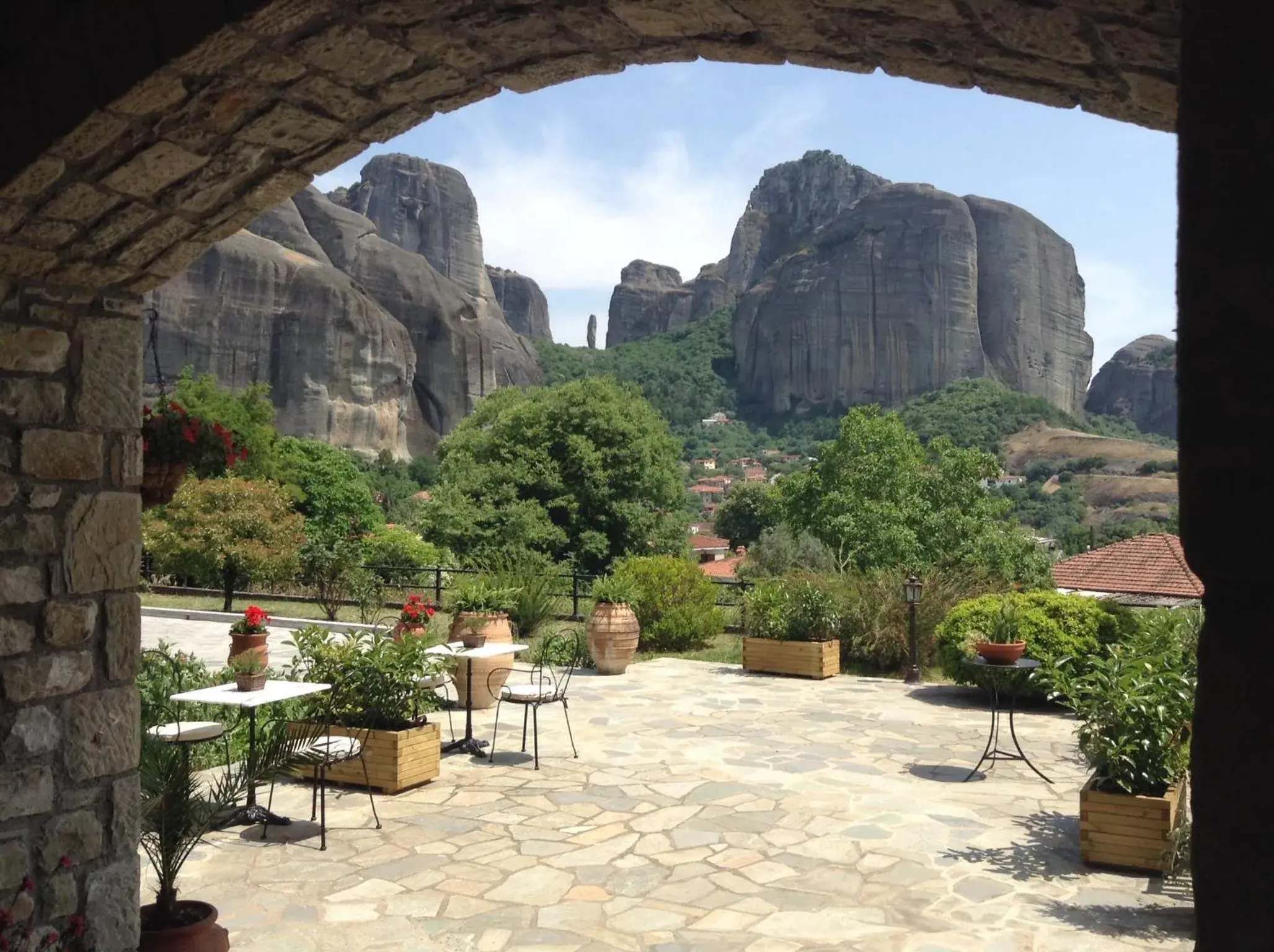 Patio, Mountain View in Hotel Doupiani House