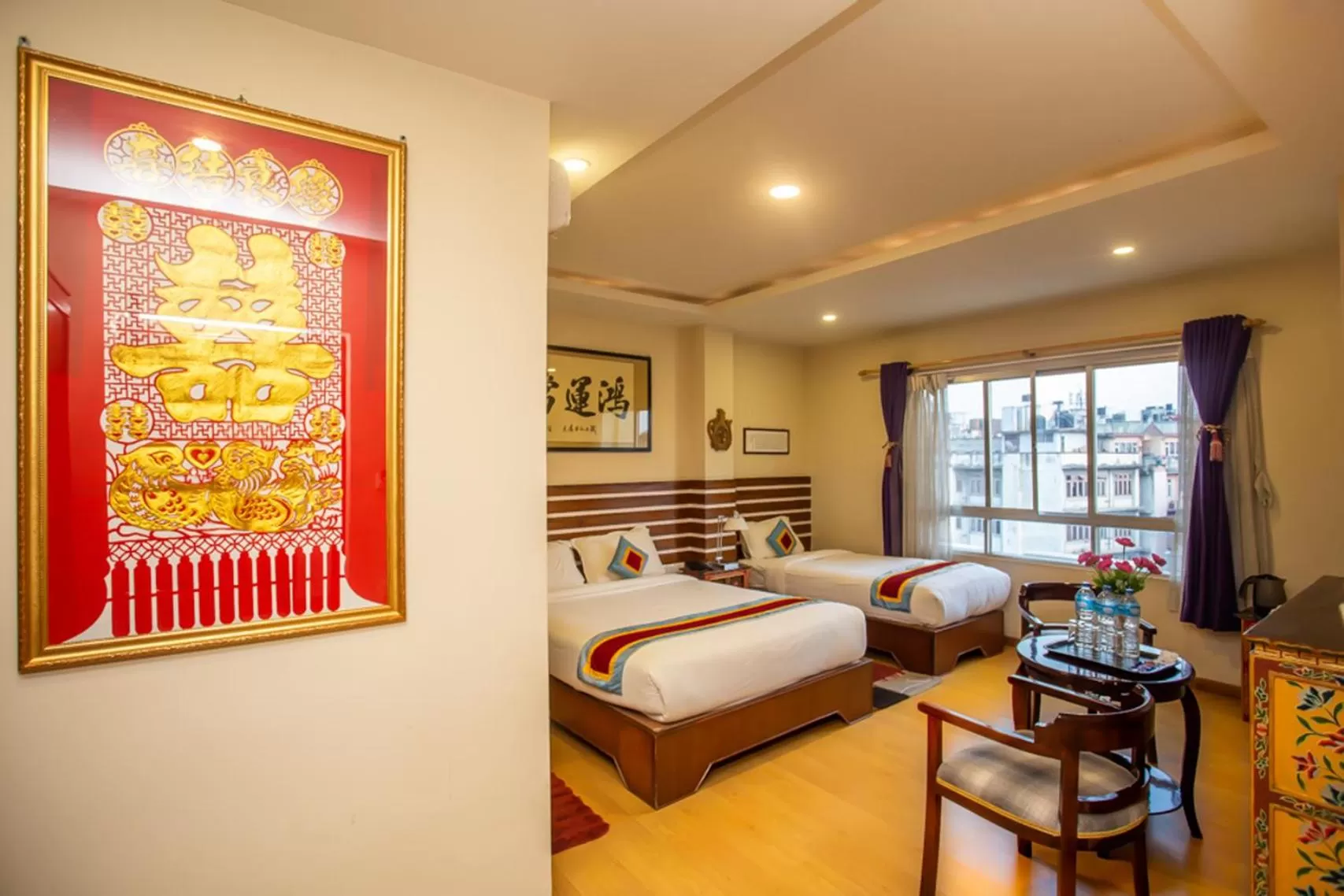 Photo of the whole room, Bed in Truly Asia Boutique Hotel