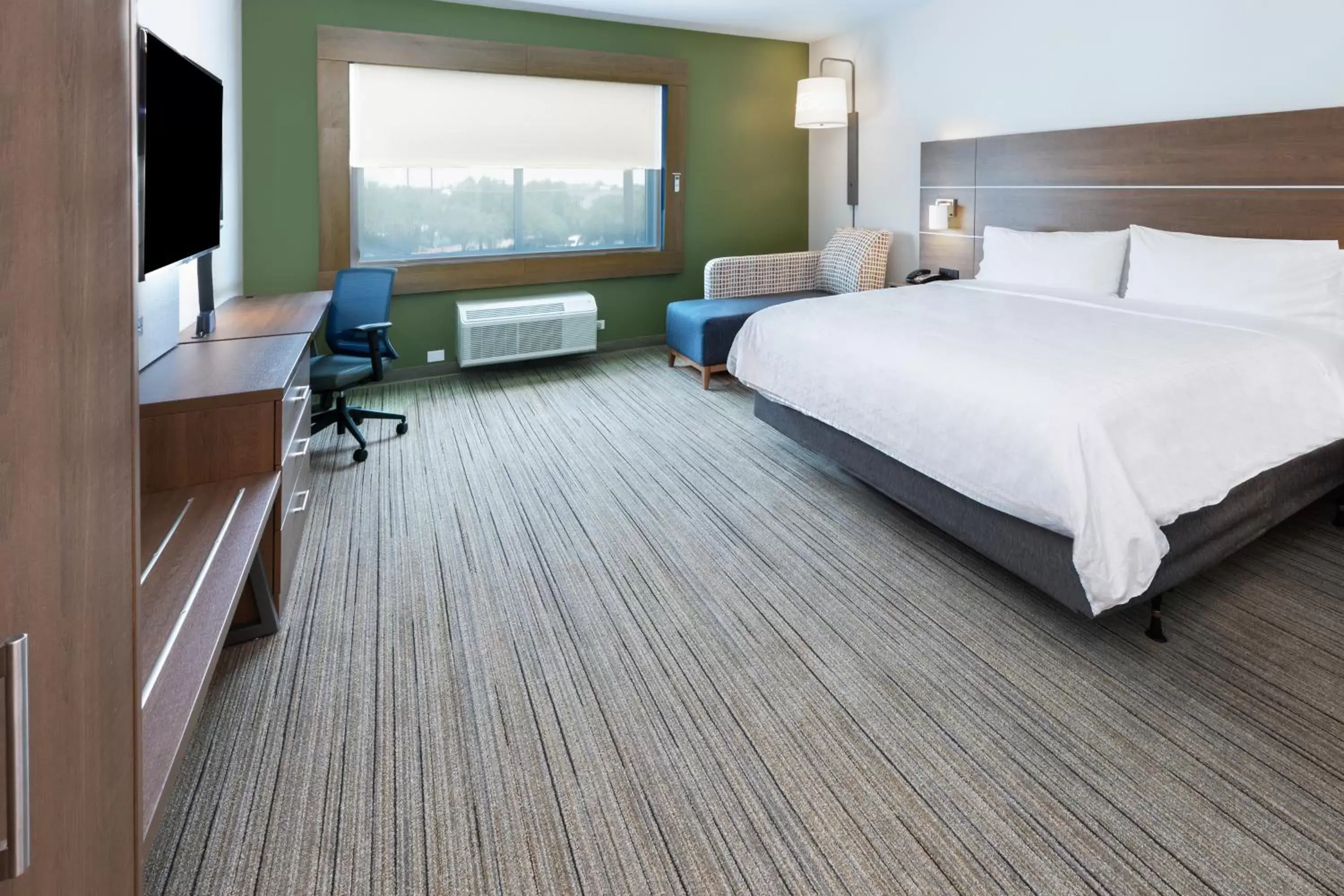 Bed in Holiday Inn Express & Suites - Stafford NW - Sugar Land, an IHG Hotel