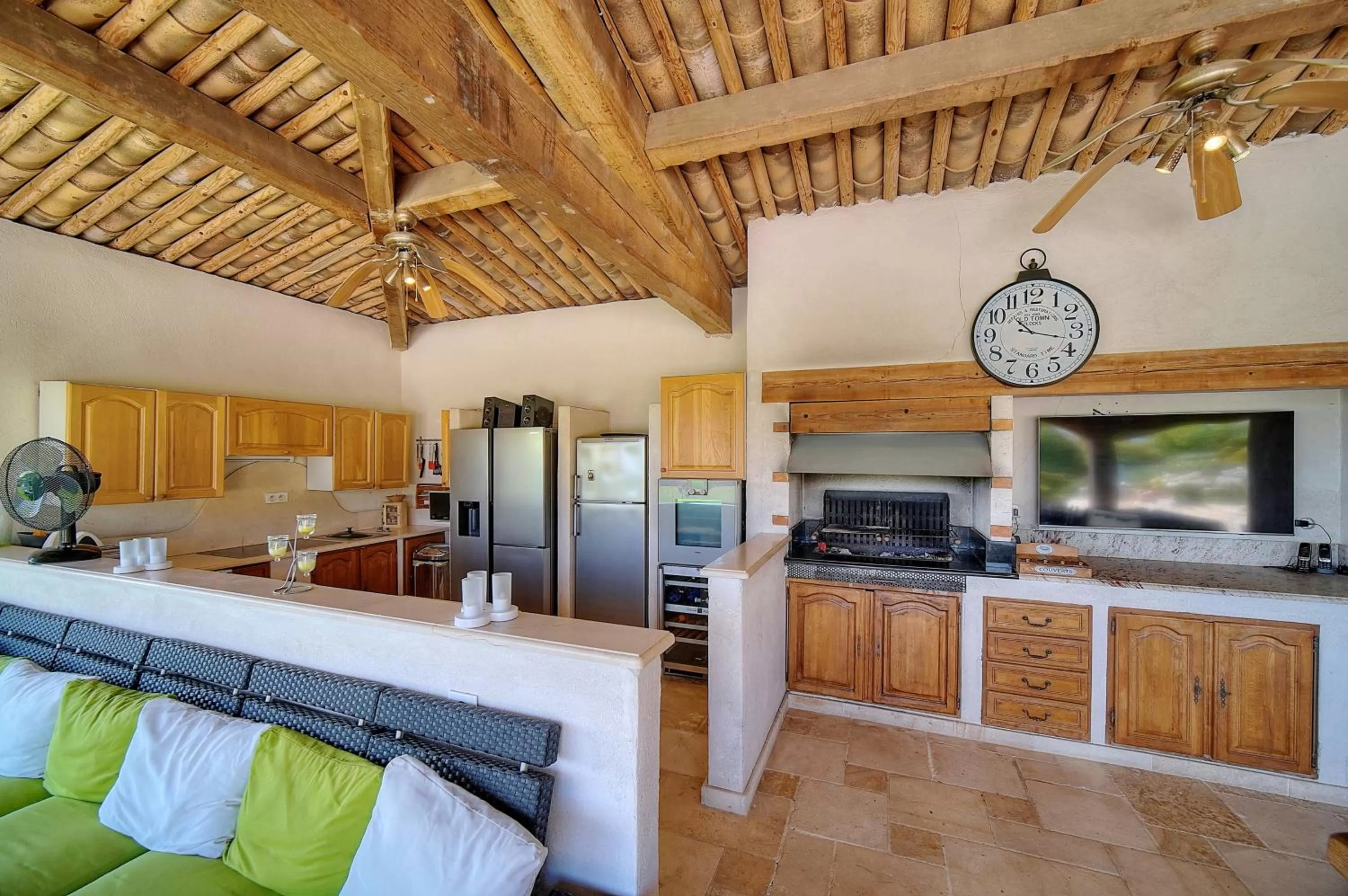 Kitchen/Kitchenette in Chambre d'hôte "HAVRE DE PAIX" Prestige jacuzzi, hammam, sauna, PISCINE Mougins Cannes Grasse