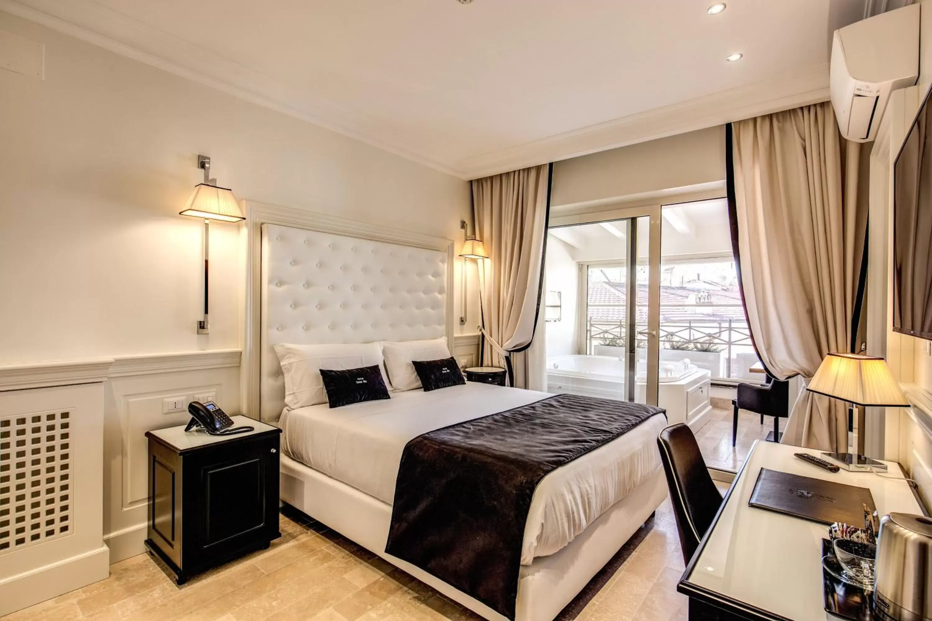 Photo of the whole room, Bed in Hotel Domus Mea Photo of the whole room, Bed in Hotel Domus Mea