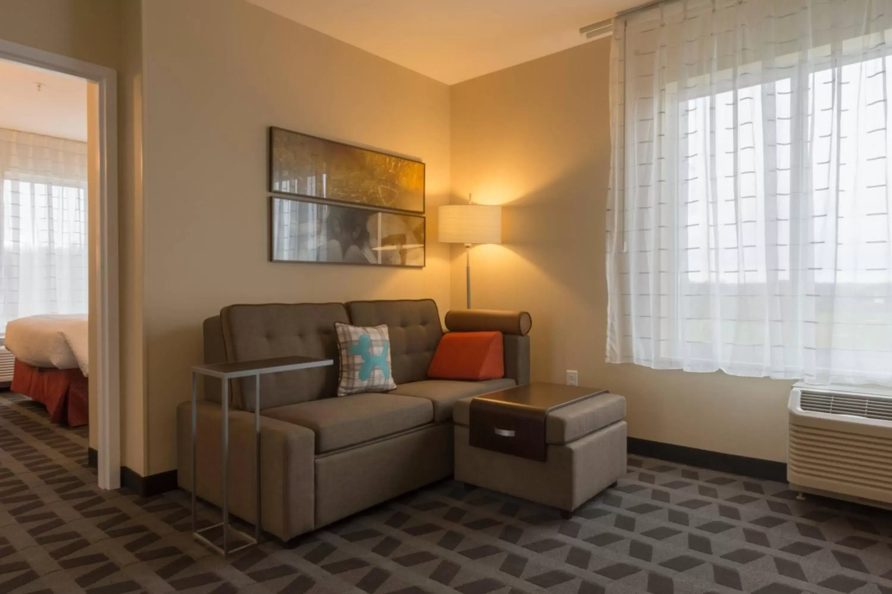 Living room, Seating Area in TownePlace Suites by Marriott Syracuse Clay