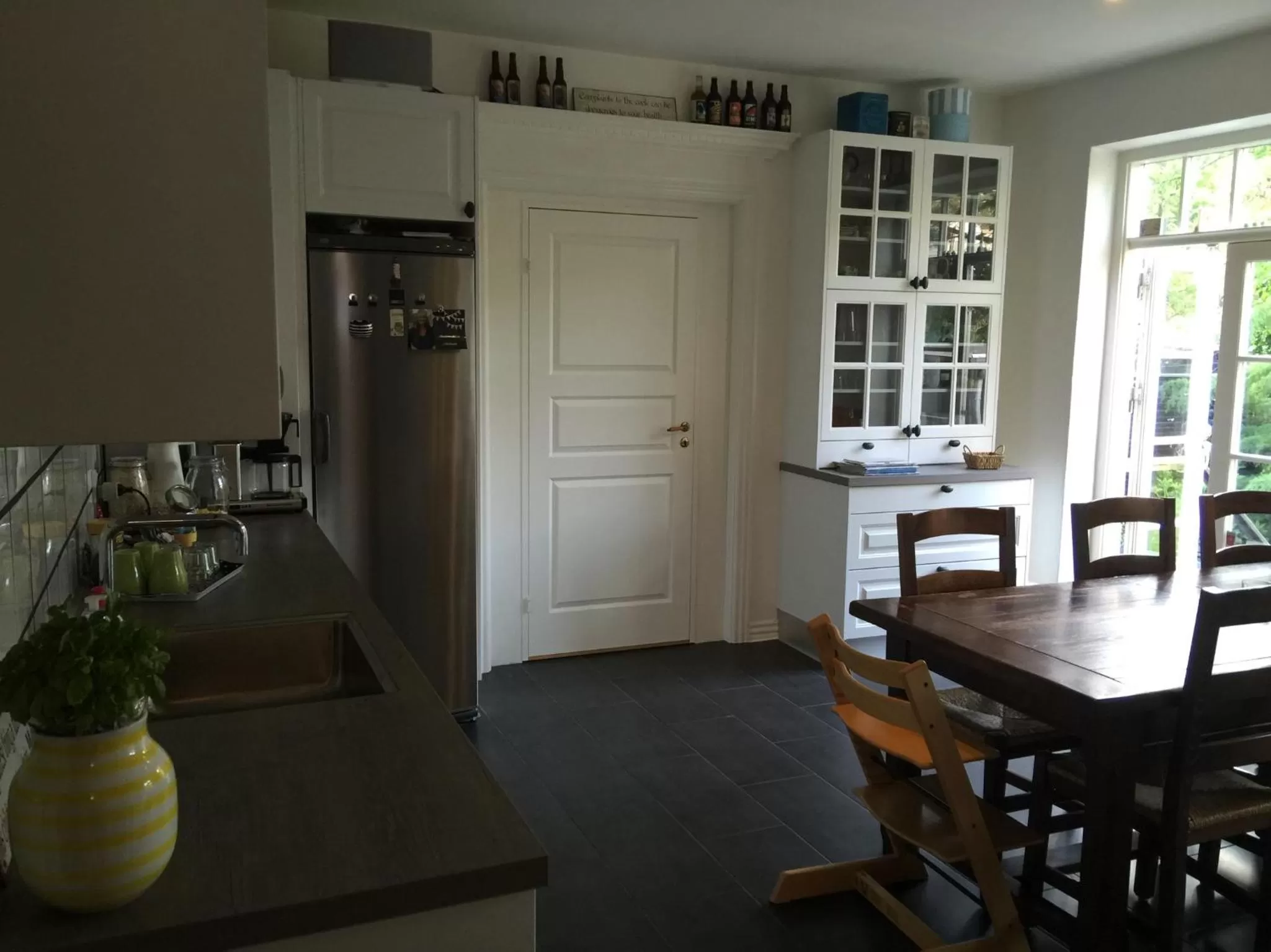 Communal kitchen in Sweethome Guesthouse