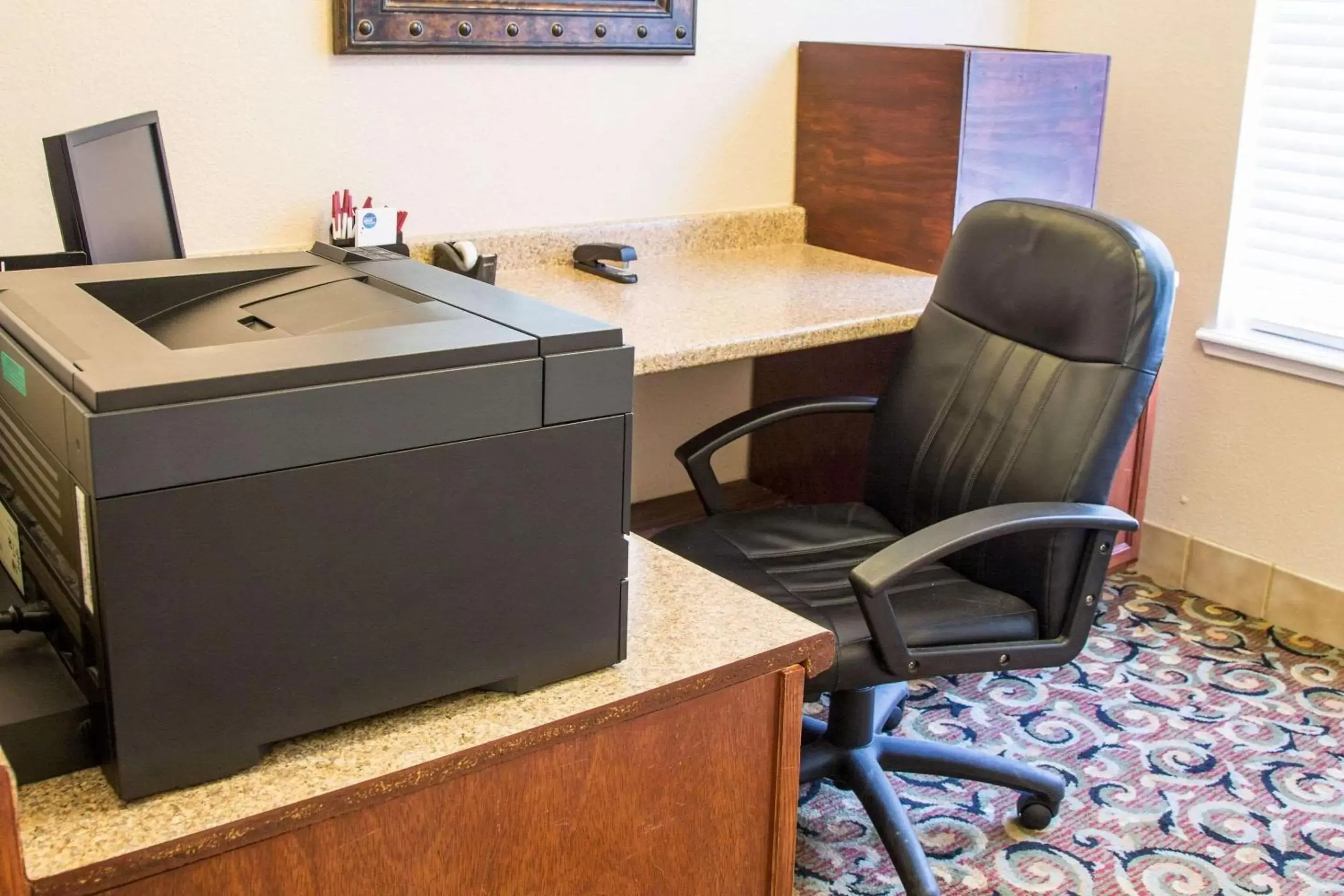 On site, Kitchen/Kitchenette in Comfort Suites North Fossil Creek