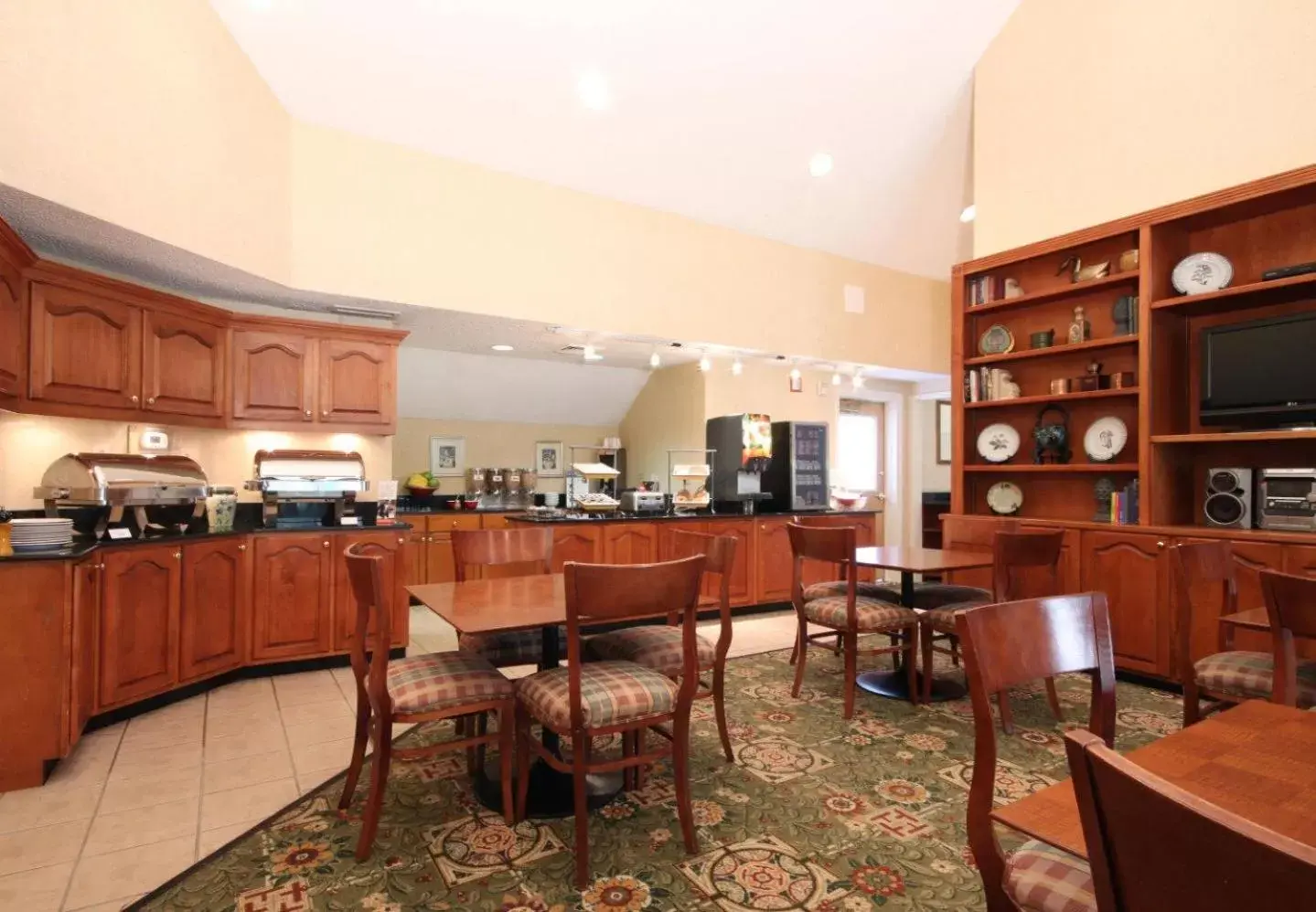 Breakfast in Hawthorn Suites by Wyndham Tinton Falls Breakfast in Hawthorn Suites by Wyndham Tinton Falls