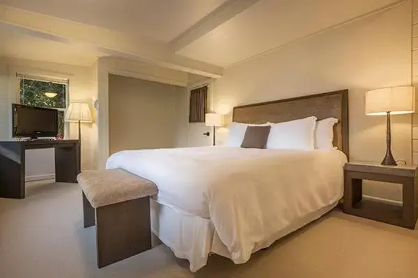 Bed in Heritage House Resort & Spa