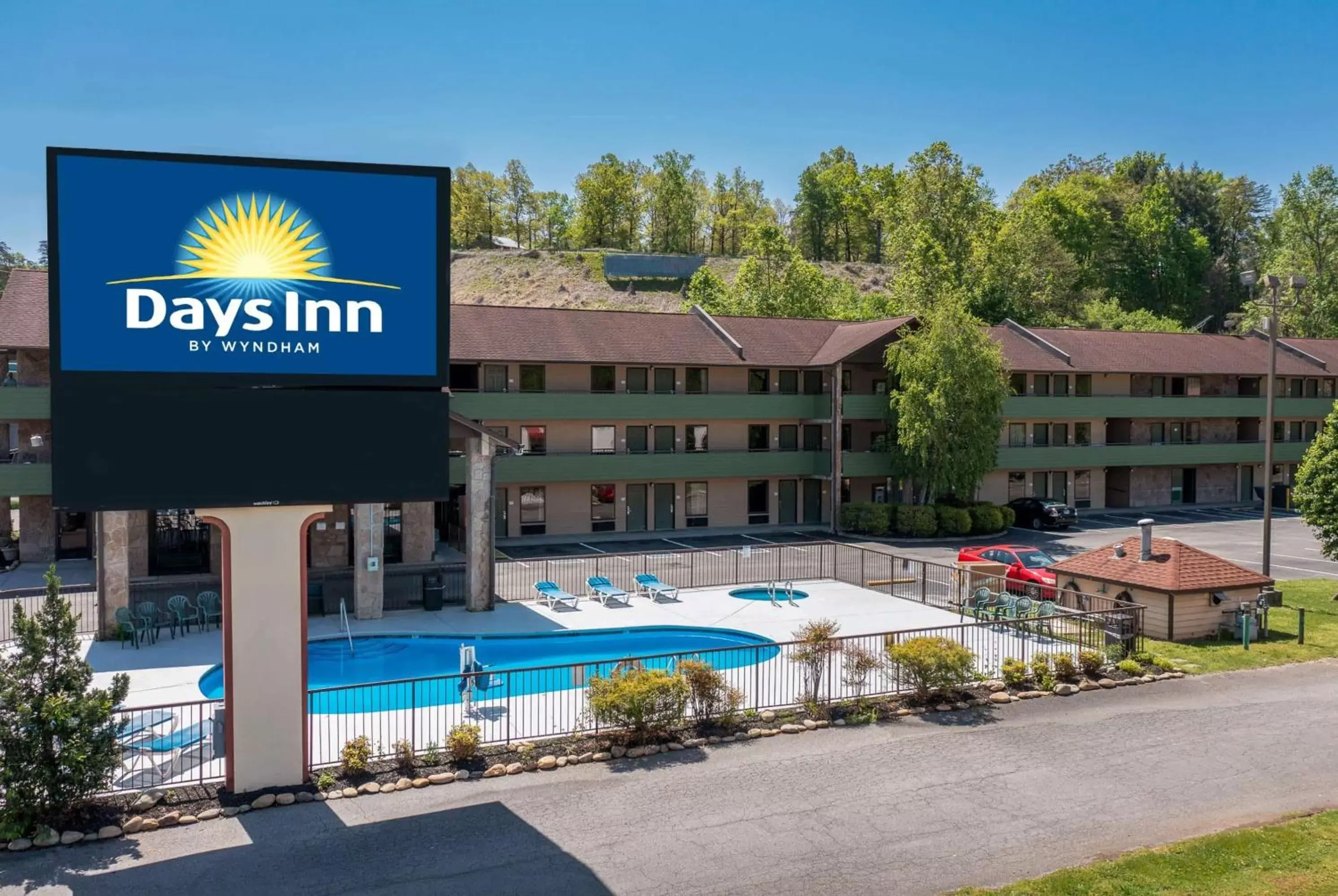 Property building, Pool View in Days Inn By Wyndham Pigeon Forge South